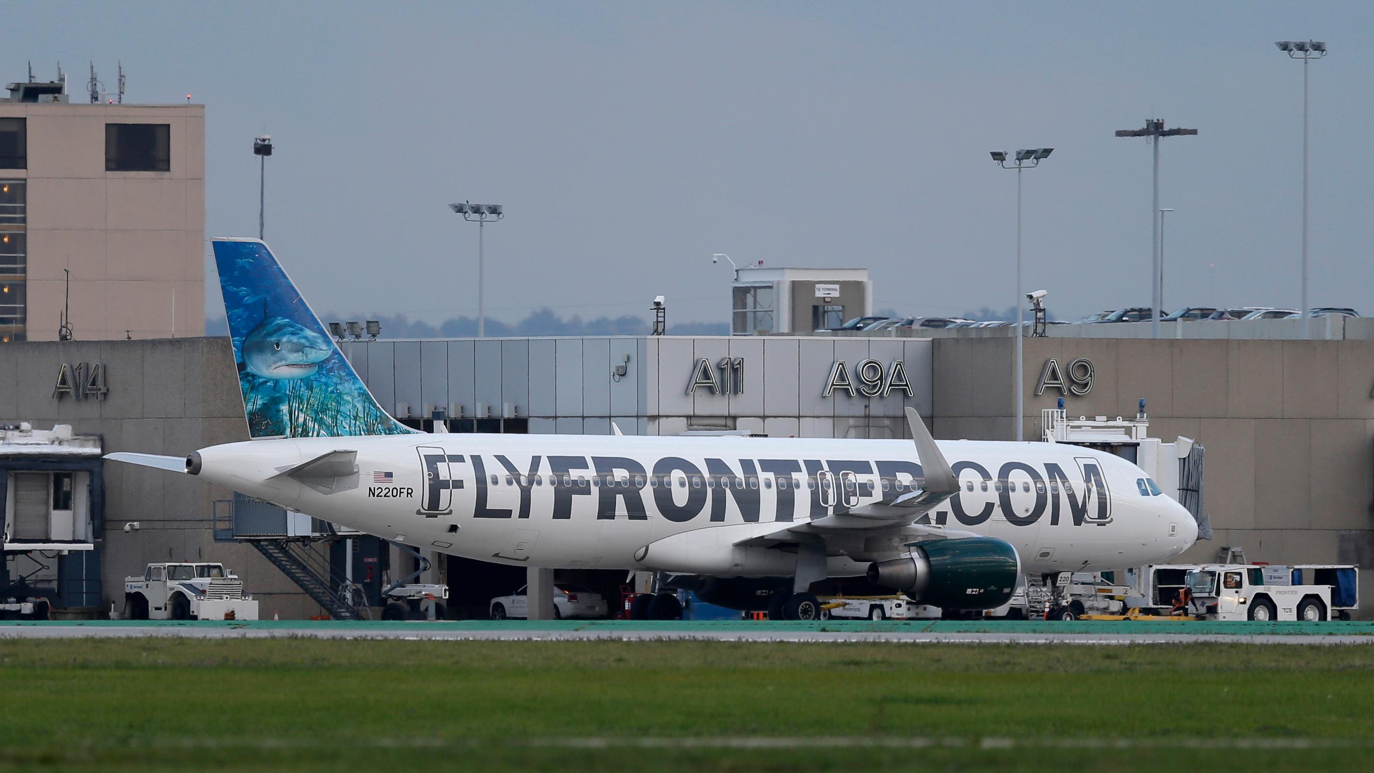 Photo: Frontier plane that flew Ebola patient