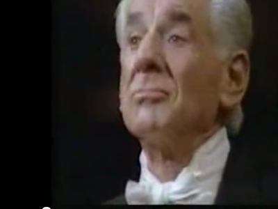 Photo: Leonard Bernstein conducts with facial expressions thumbnail