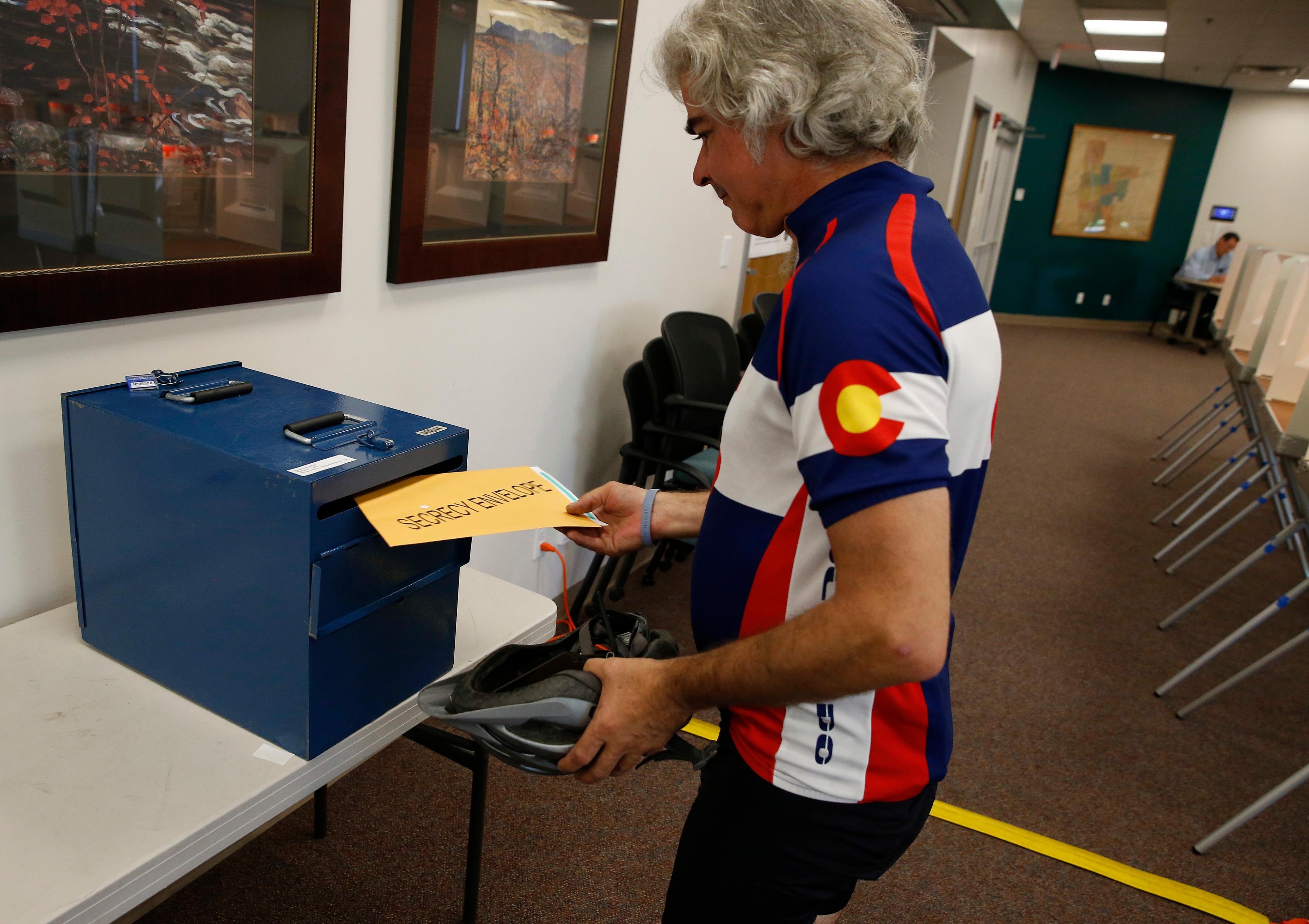 Photo: Voting in Boulder June 2016 (AP Photo)