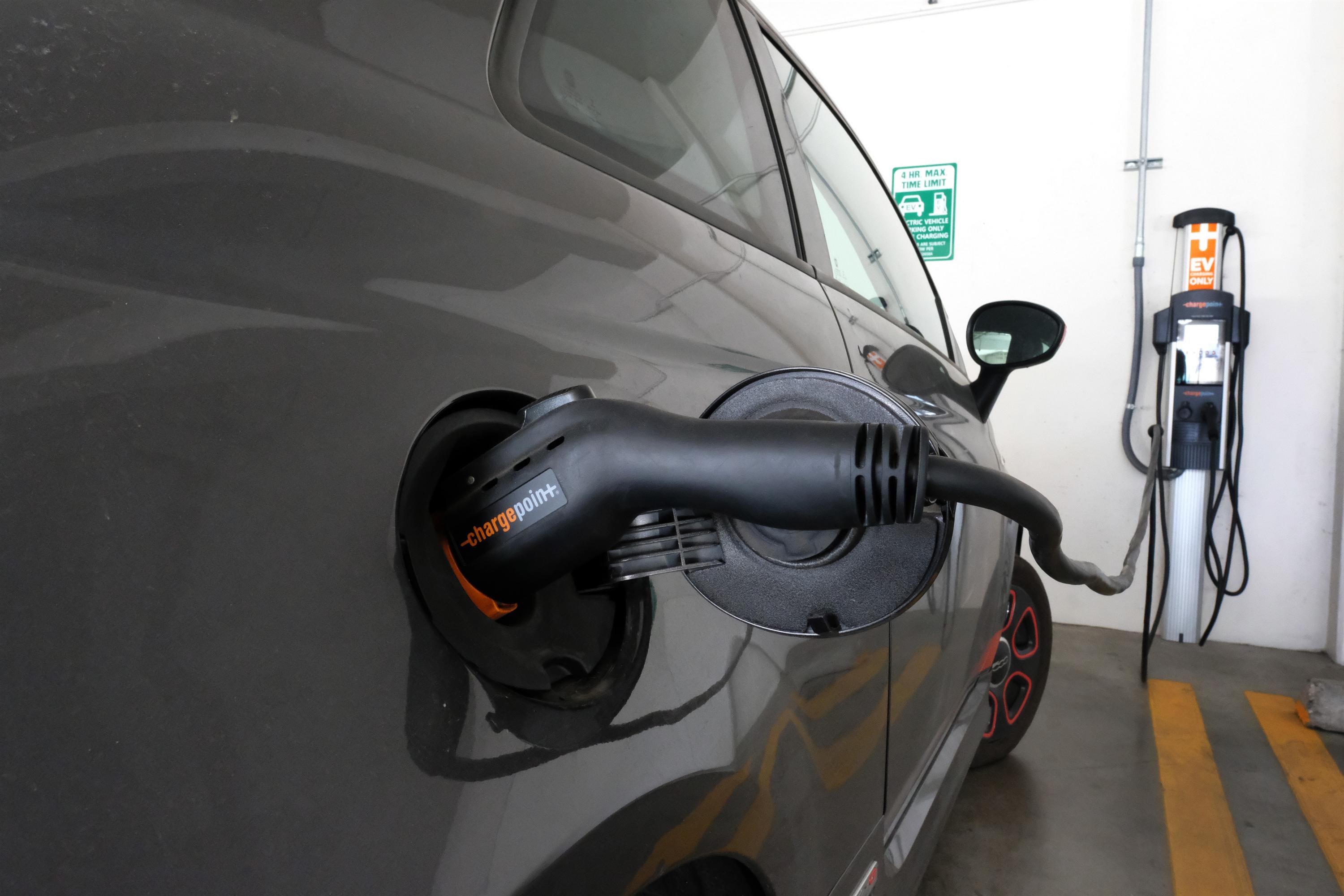 Photo: Electric vehicle (AP Photo)