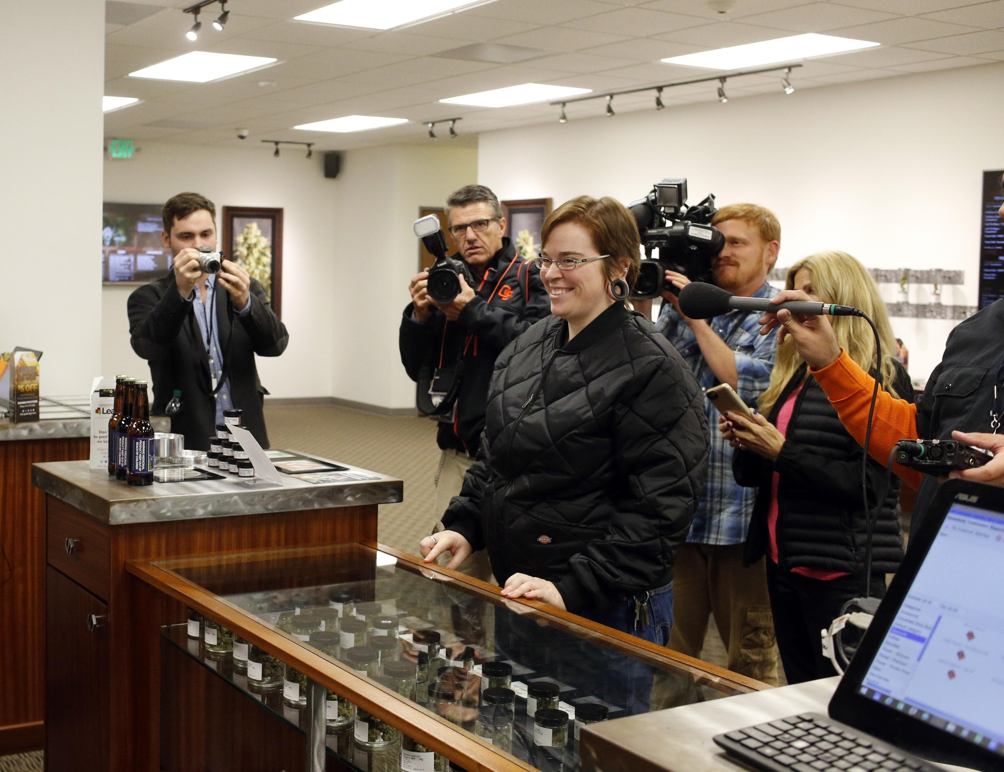 Photo: Marijuana sales in Oregon (AP Photo)