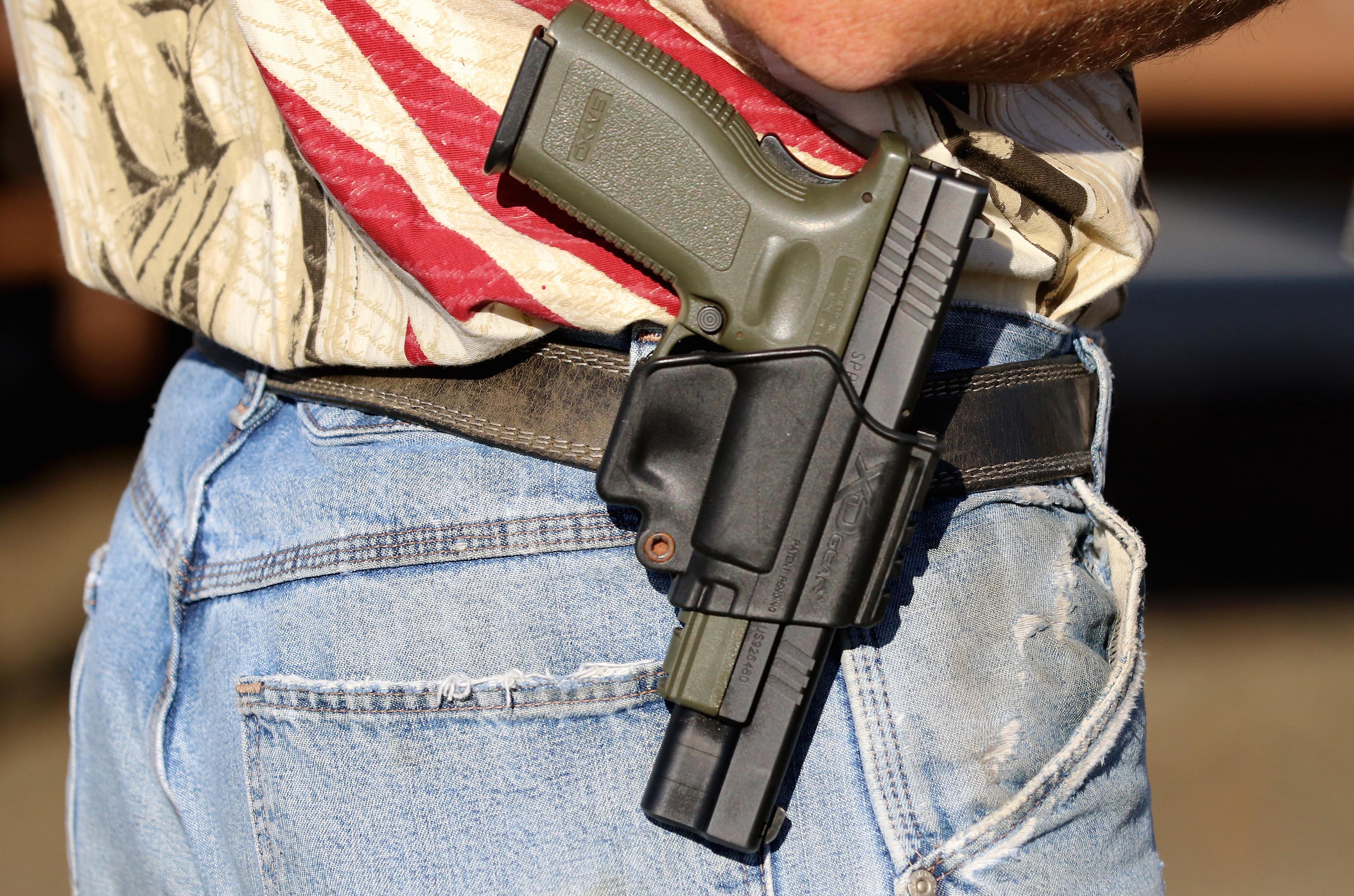 Photo: Gun In Holster, Roseburg, Oregon