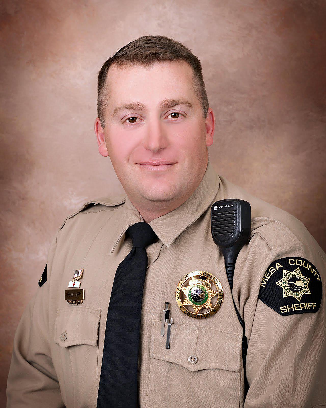 Photo:Mesa County Sheriff&#039;s Deputy Derek Geer (Vertical)