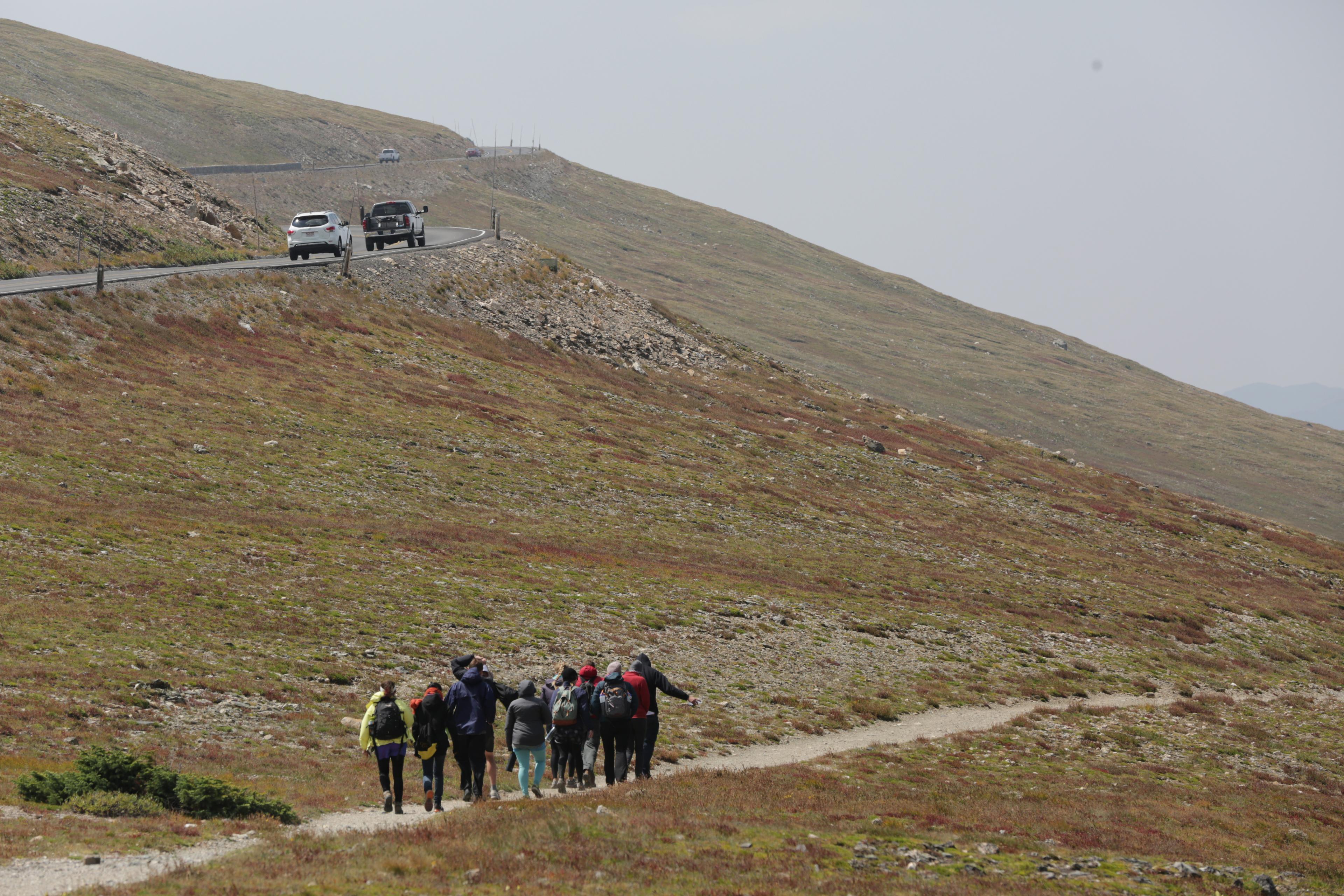 Photo: Crowded Rocky Mountain National Park, Group Of Hikers (HV)