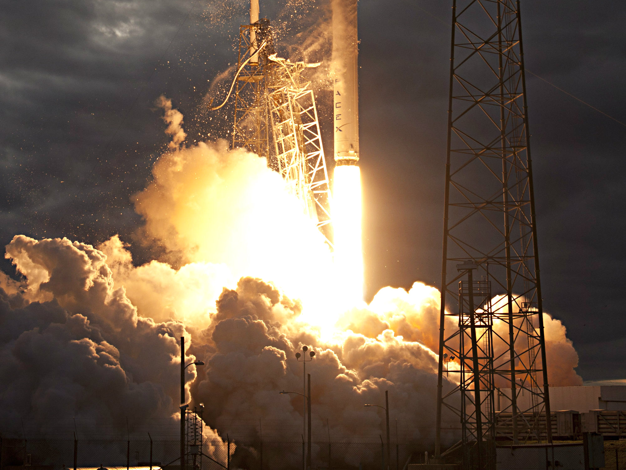 Photo: SpaceX Falcon9 Thai communications launch