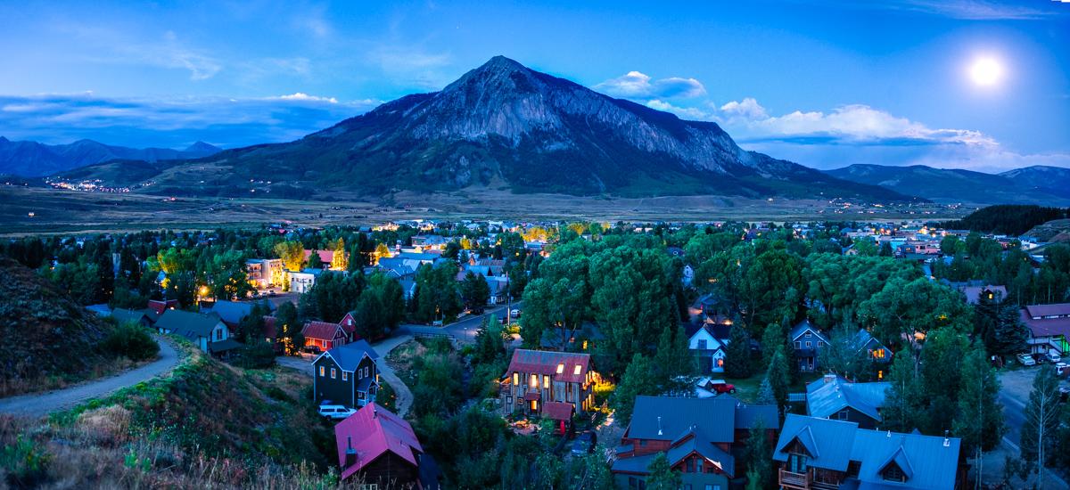 Photo: Crested Butte at night