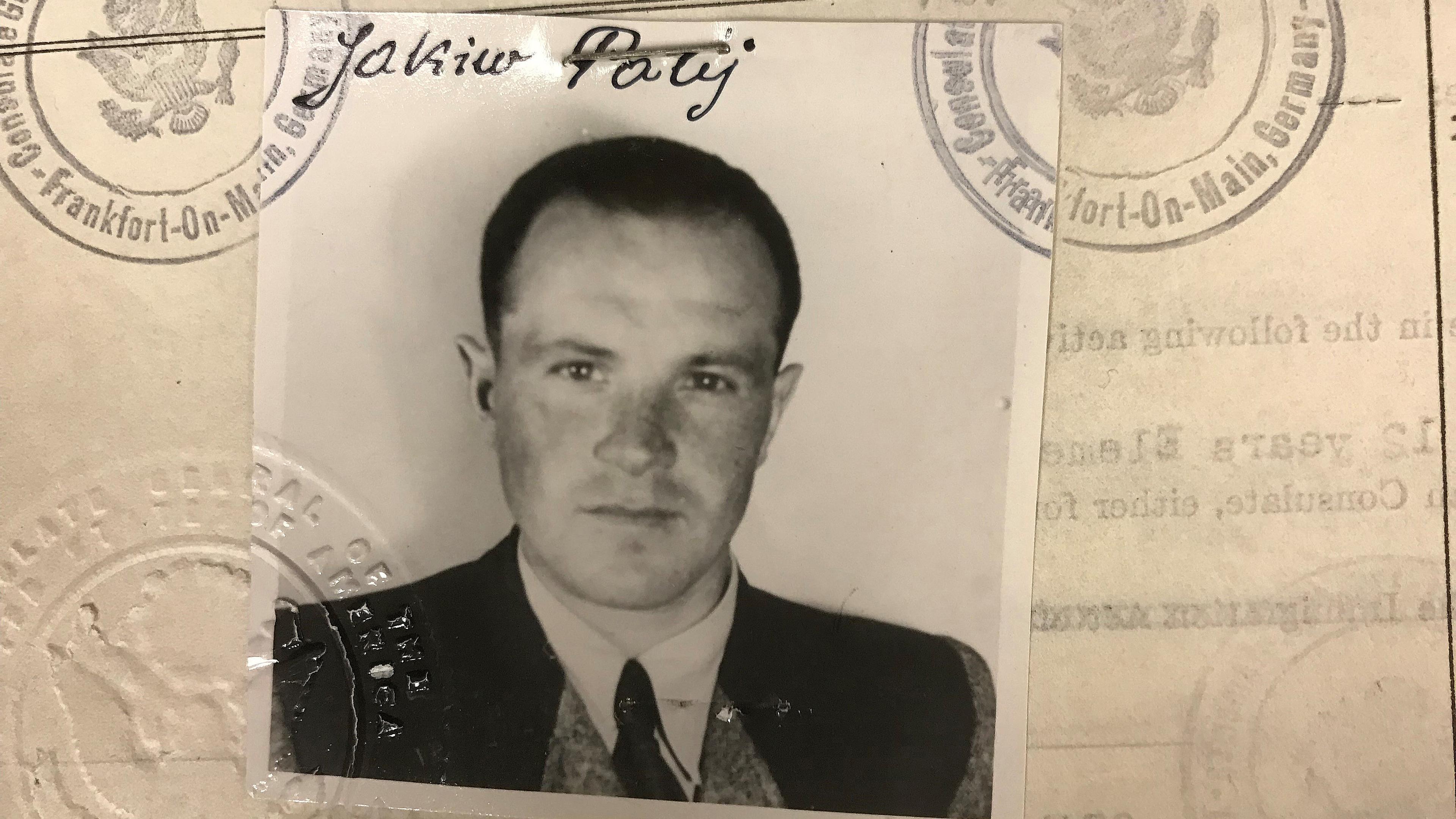 palij-us-visa-photo-1949-a1