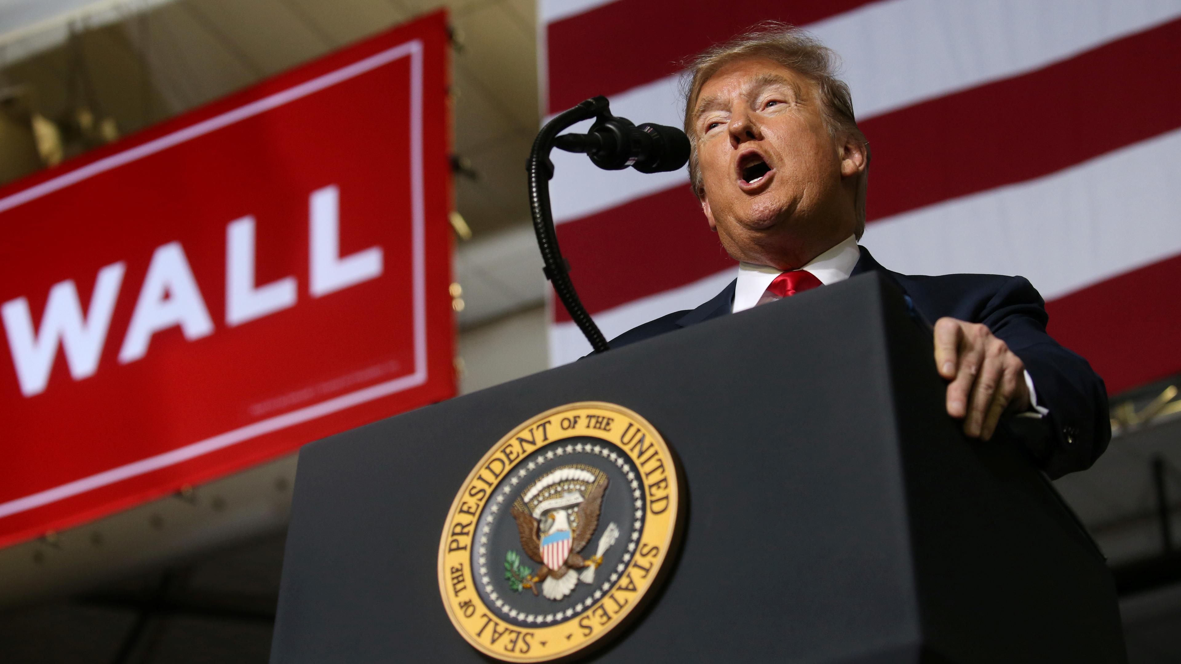 trump-el-paso-bbc-cameraman