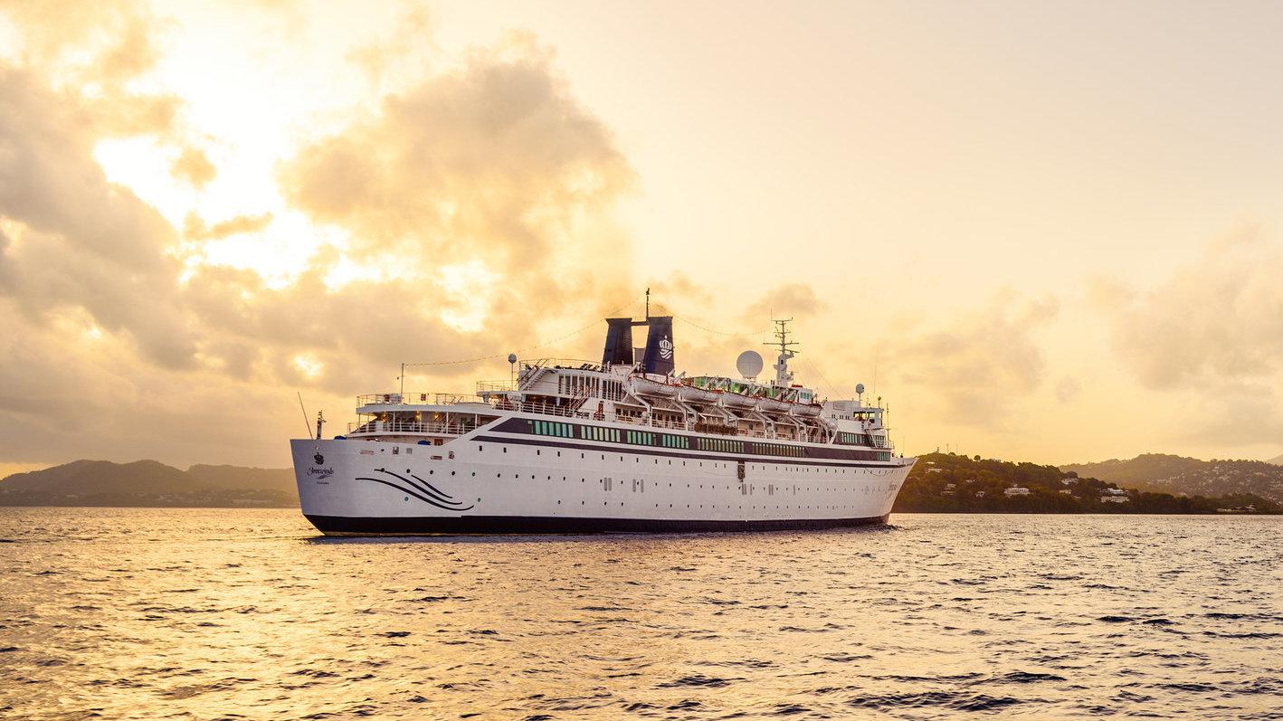 freewinds-scientology-cruise-ship-sailing_06c1462