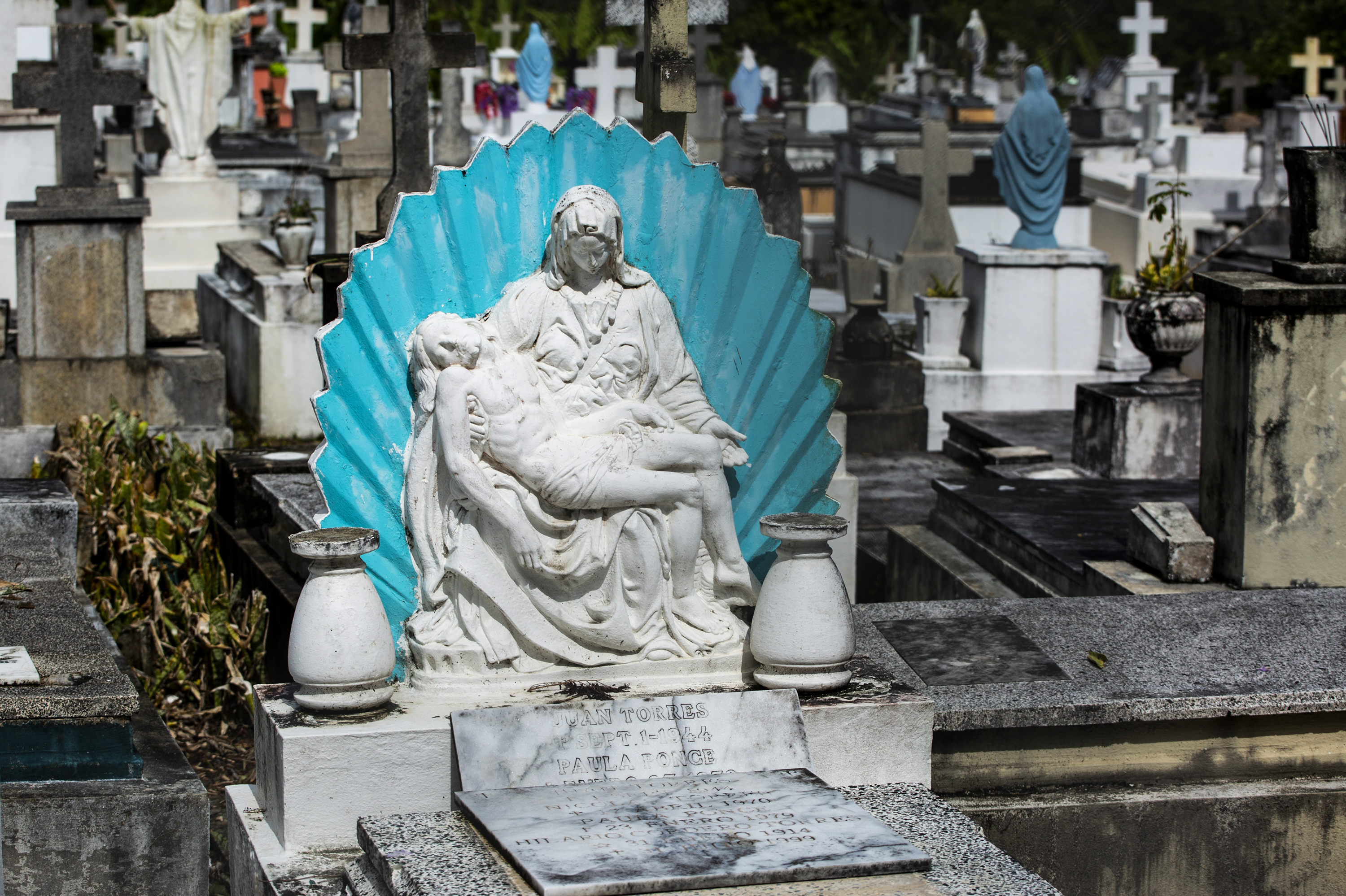20190512_npr_lares_cemetery_mothers_056-edit
