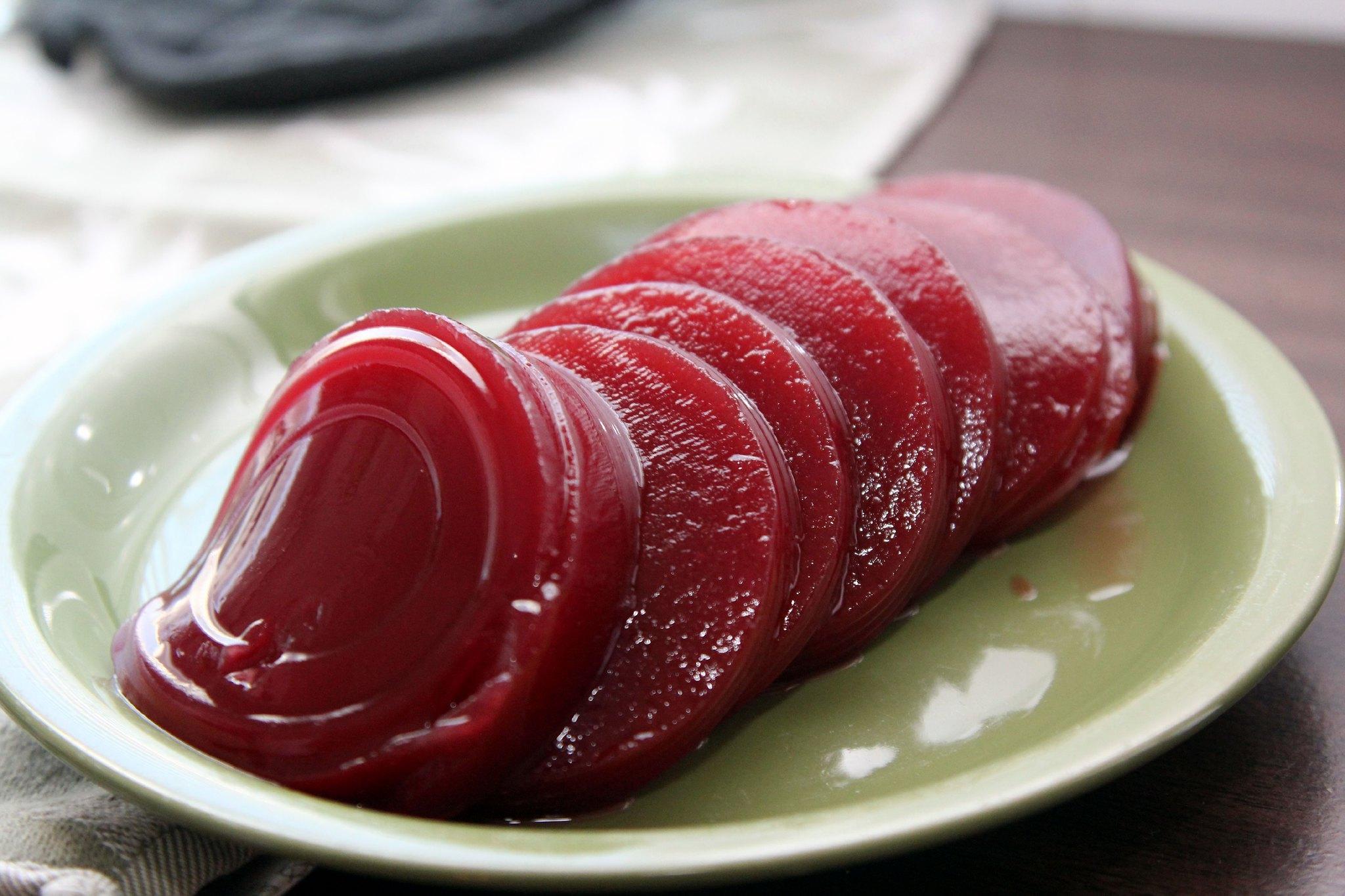Canned cranberry sauce