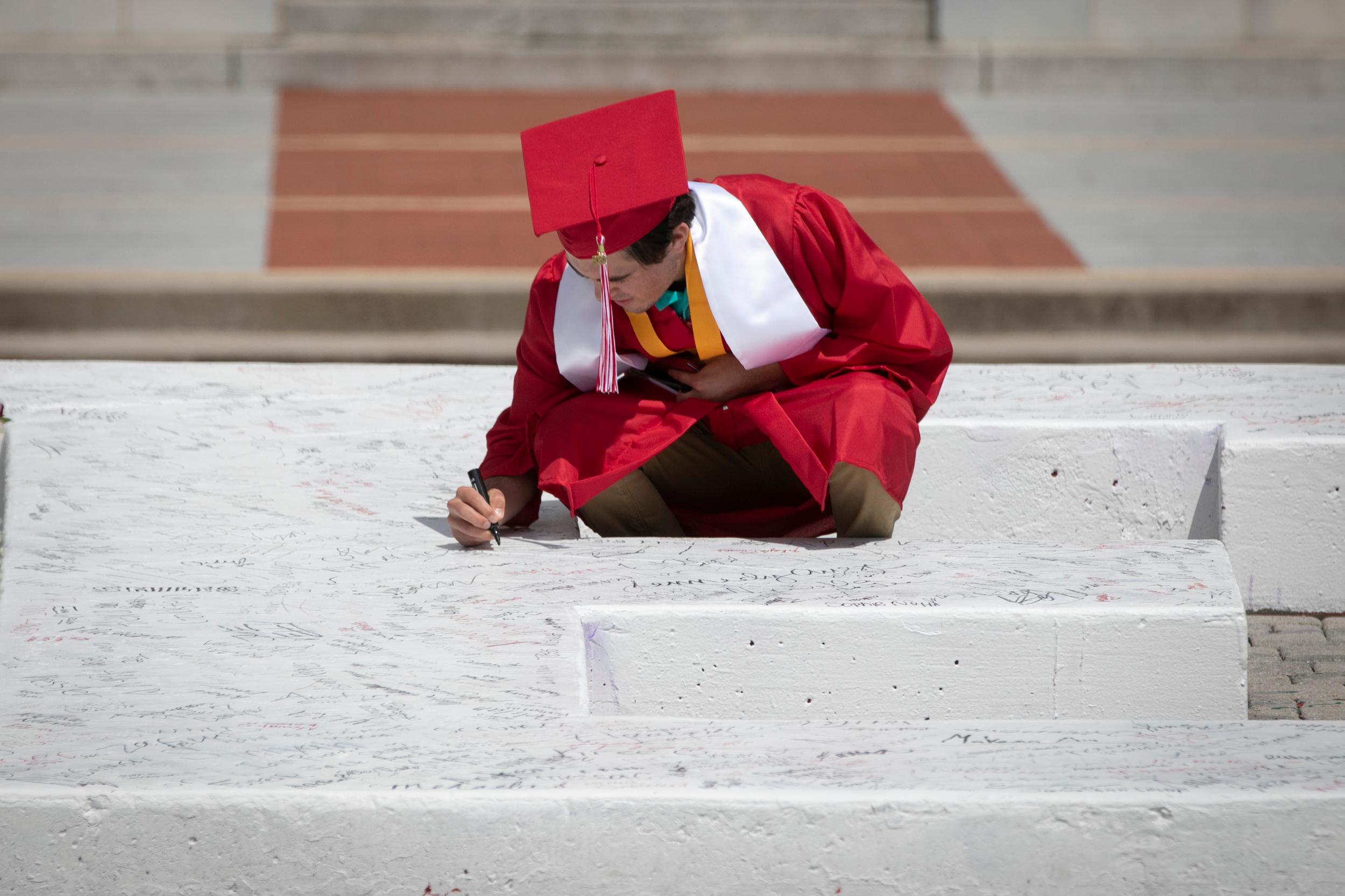 Denver East High School Drive Thrtu Graduation Clas of 2020