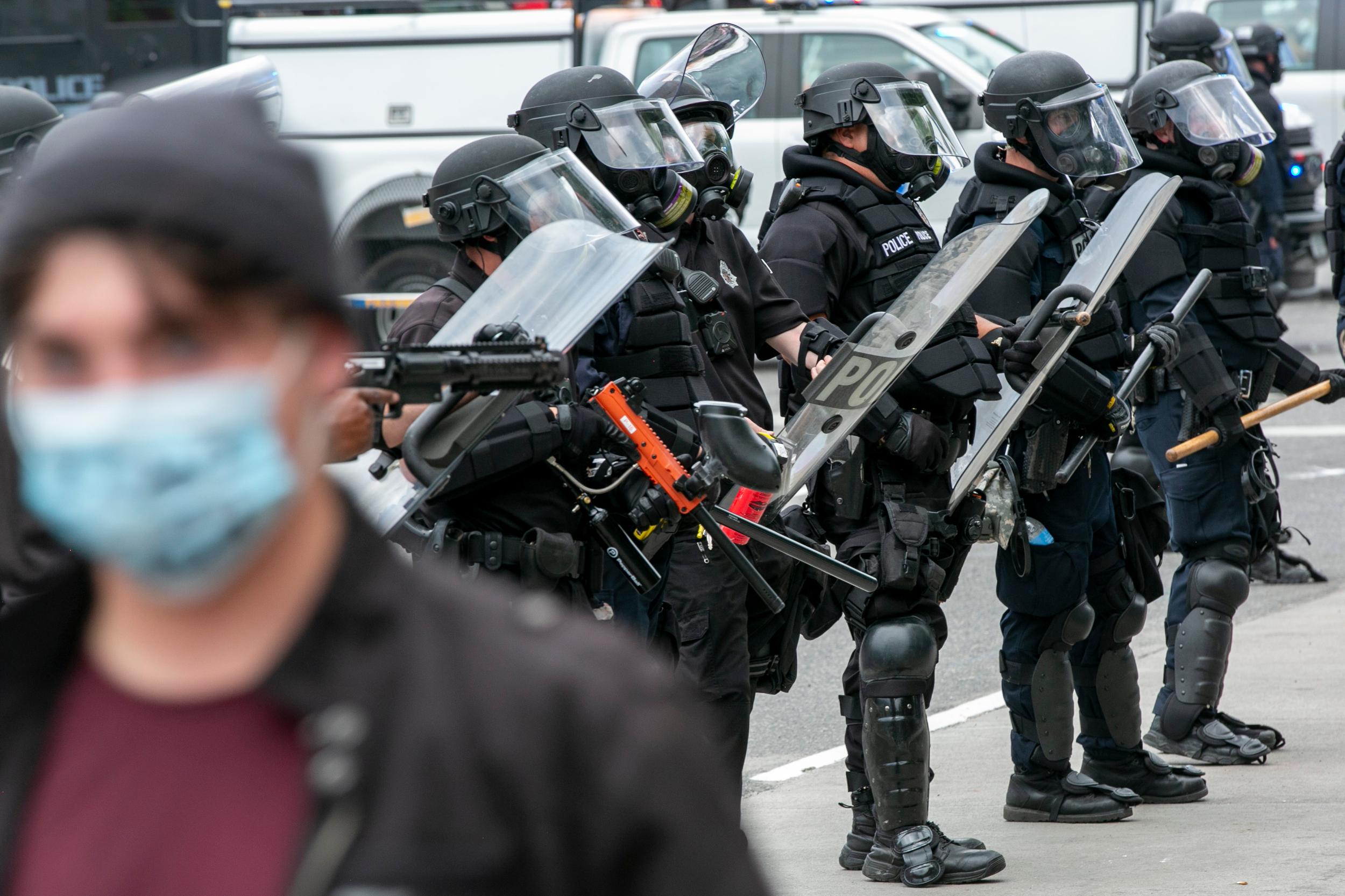 FLOYD-PROTEST-POLICE-RIOT-GEAR