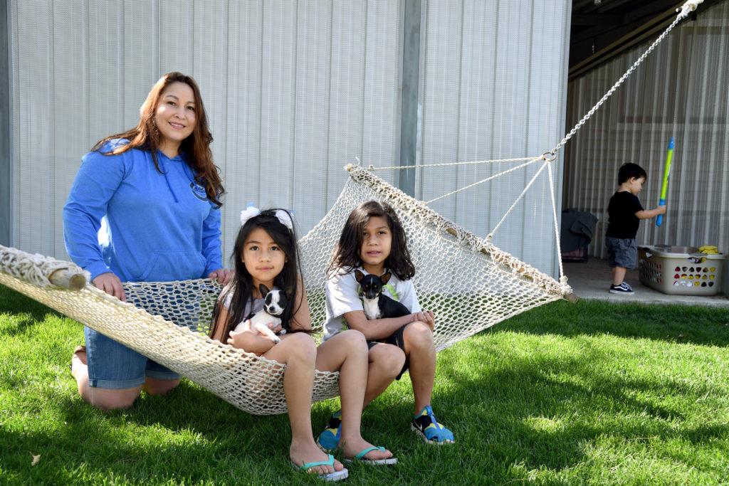 Amy Barcenas And Children dairy delivery customers