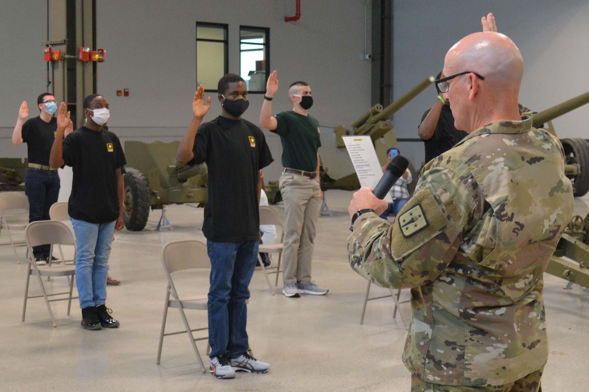 Fort Lee Hosts Swearing-in Ceremony