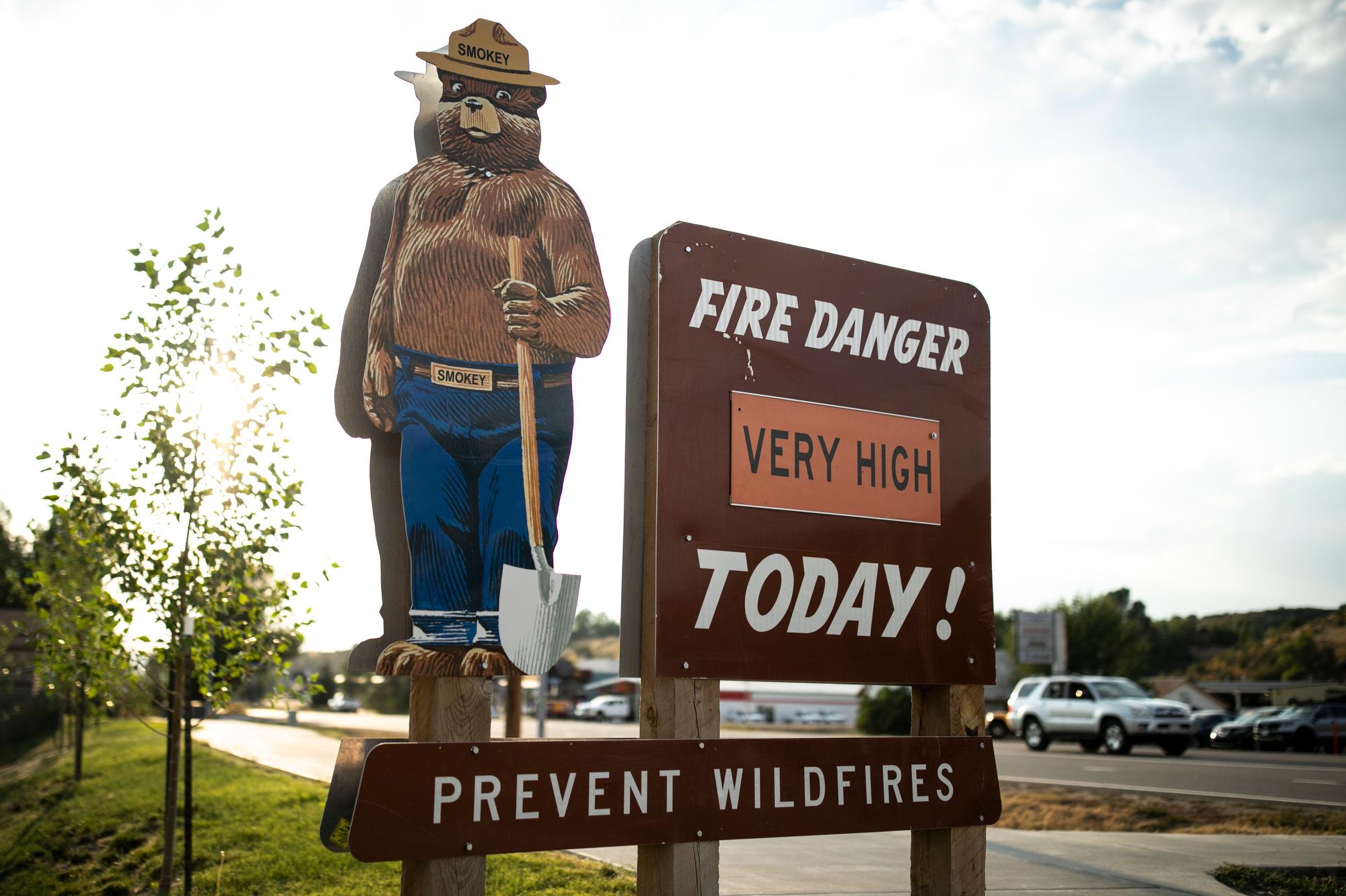 WILLIAMS FORK FIRE INTERAGENCY INCIDENT COMMAND POST