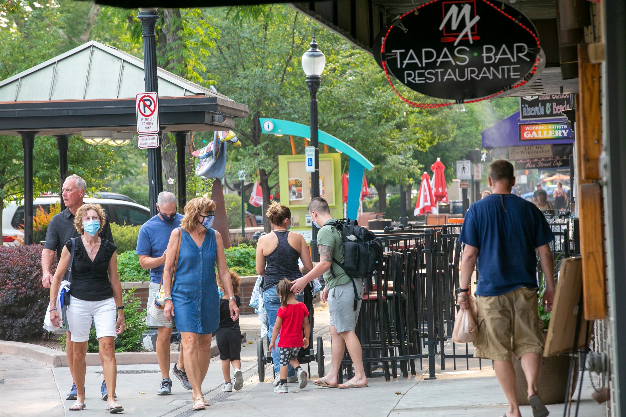 GRAND JUNCTION STREET LIFE DURING PINE GULCH WILDFIRE