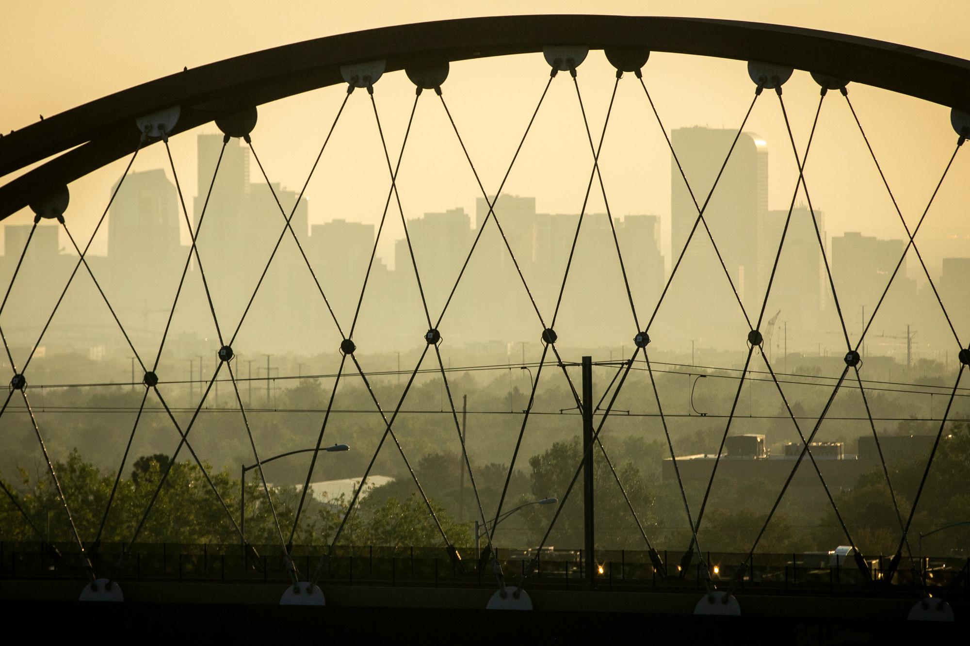 DENVER SKYLINE SMOKE HAZE AIR POLLUTION