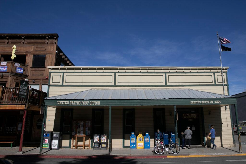 CRESTED-BUTTE-POST-OFFICE-FALL-201024