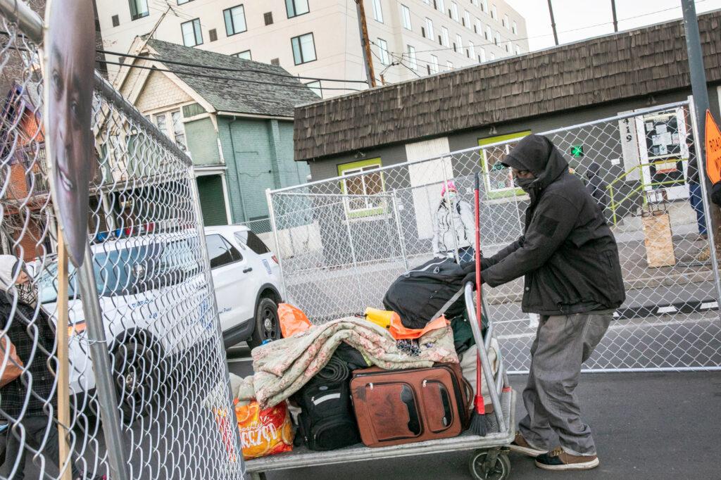 DENVER-HOMELESS-SWEEP-201208