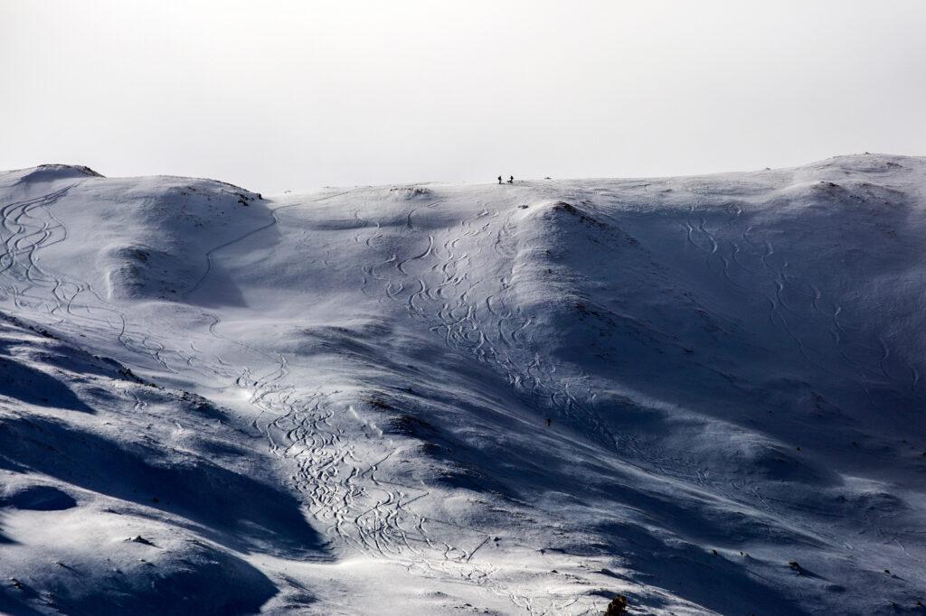 LOVELAND-PASS-SKIERS-SNOWBOARDERS-RIDGE-SADDLE-201231