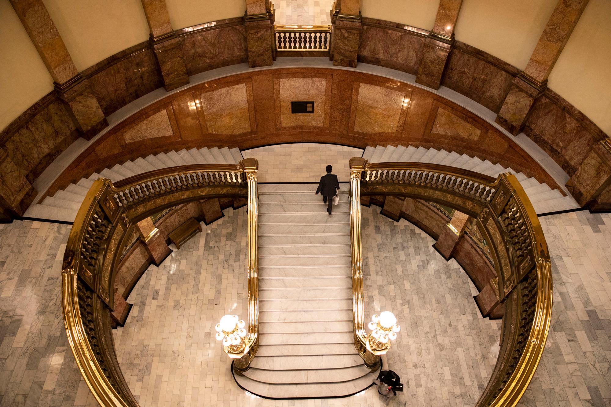 COLORADO-LEGISLATURE-OPENING-DAY-ROTUNDA