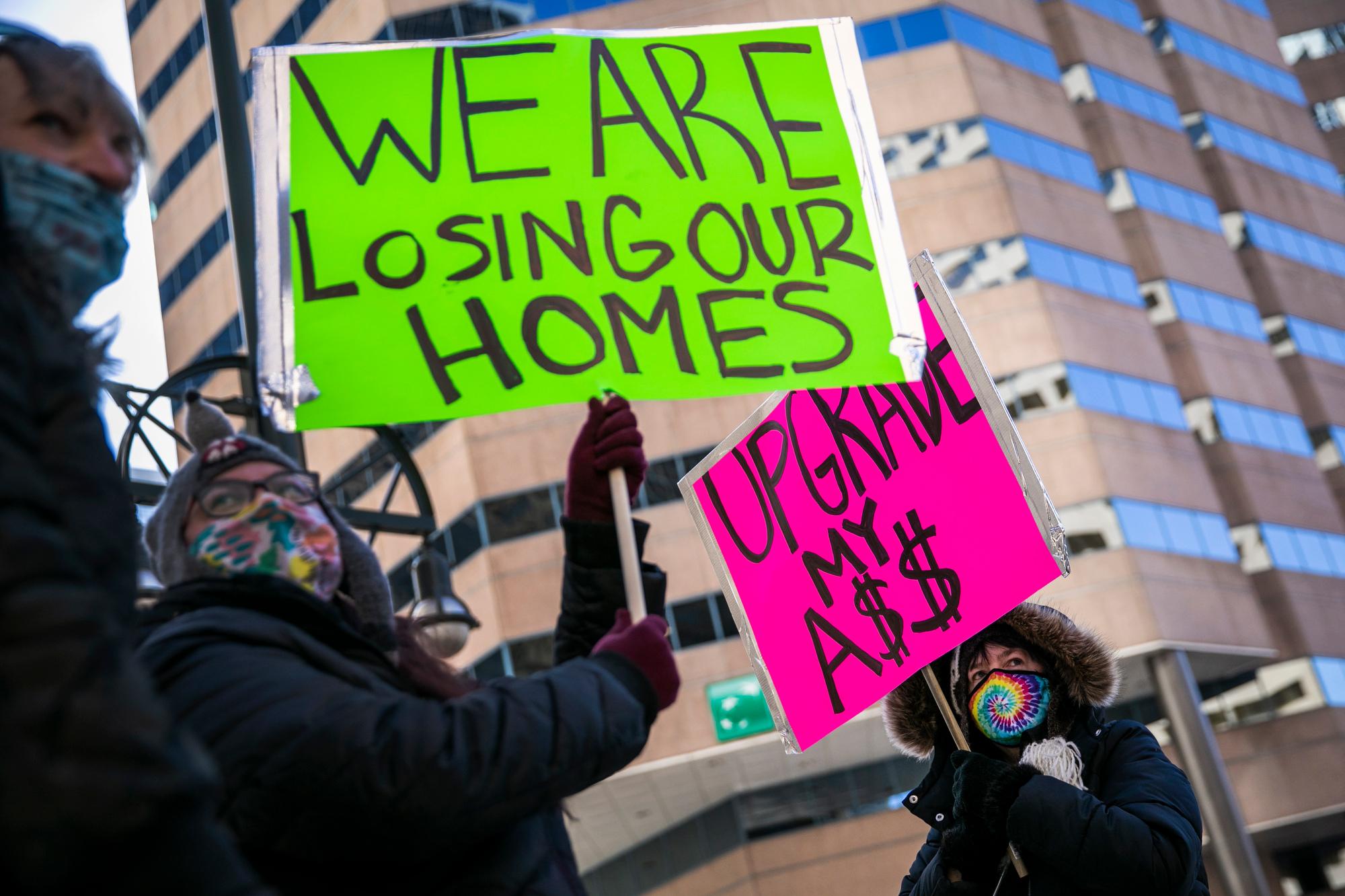 UNEMPLOYMENT-BENEFITS-PROTEST