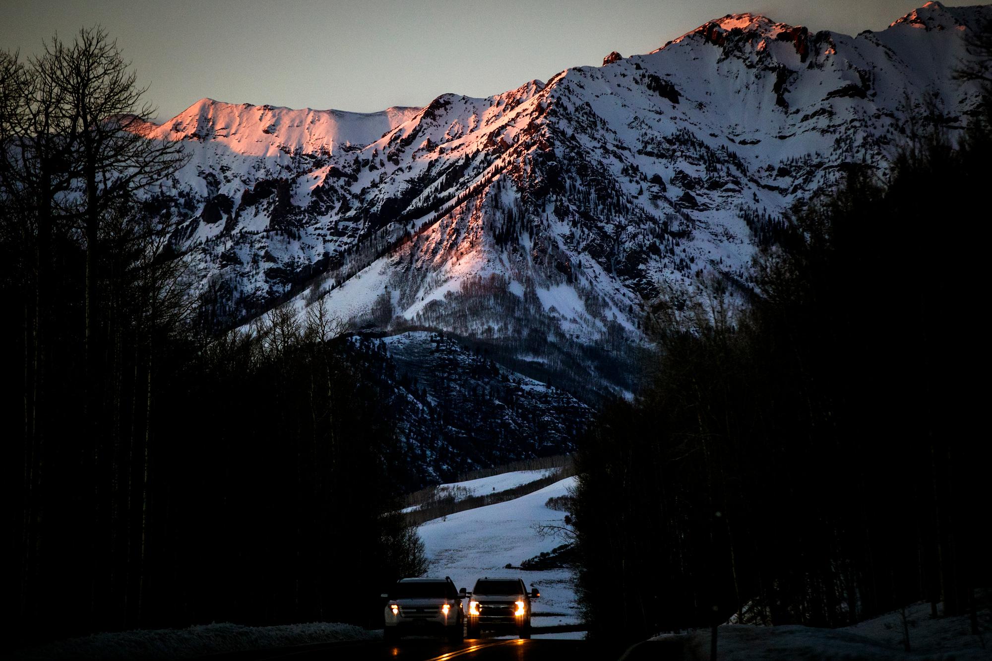 SAN-JUANS-SNOW-CAR-LIGHTS