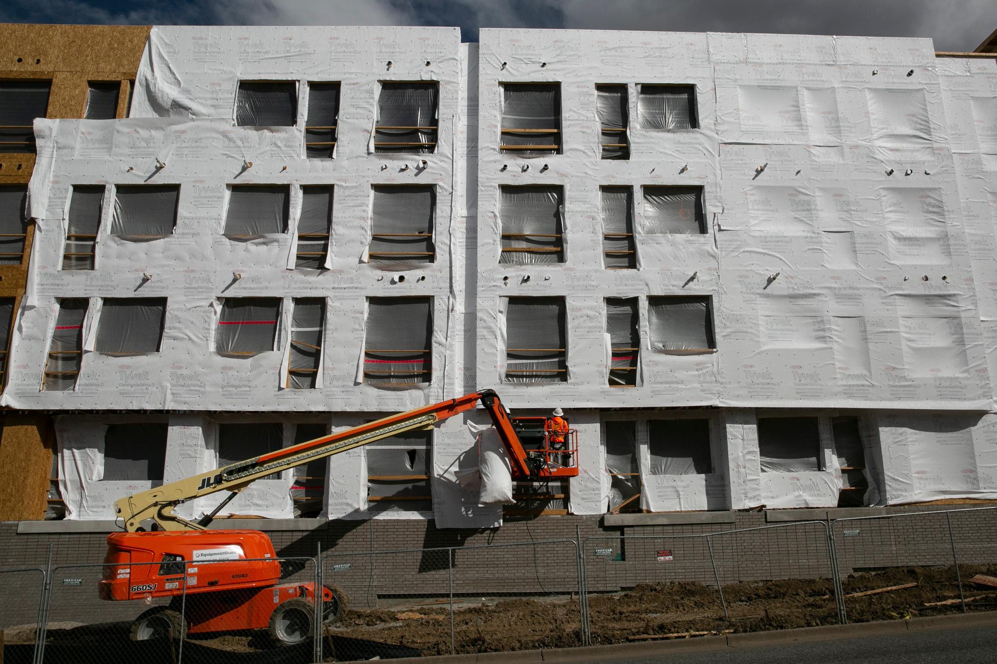 HOMESTAKE-WATER-AURORA-NEW-APARTMENTS