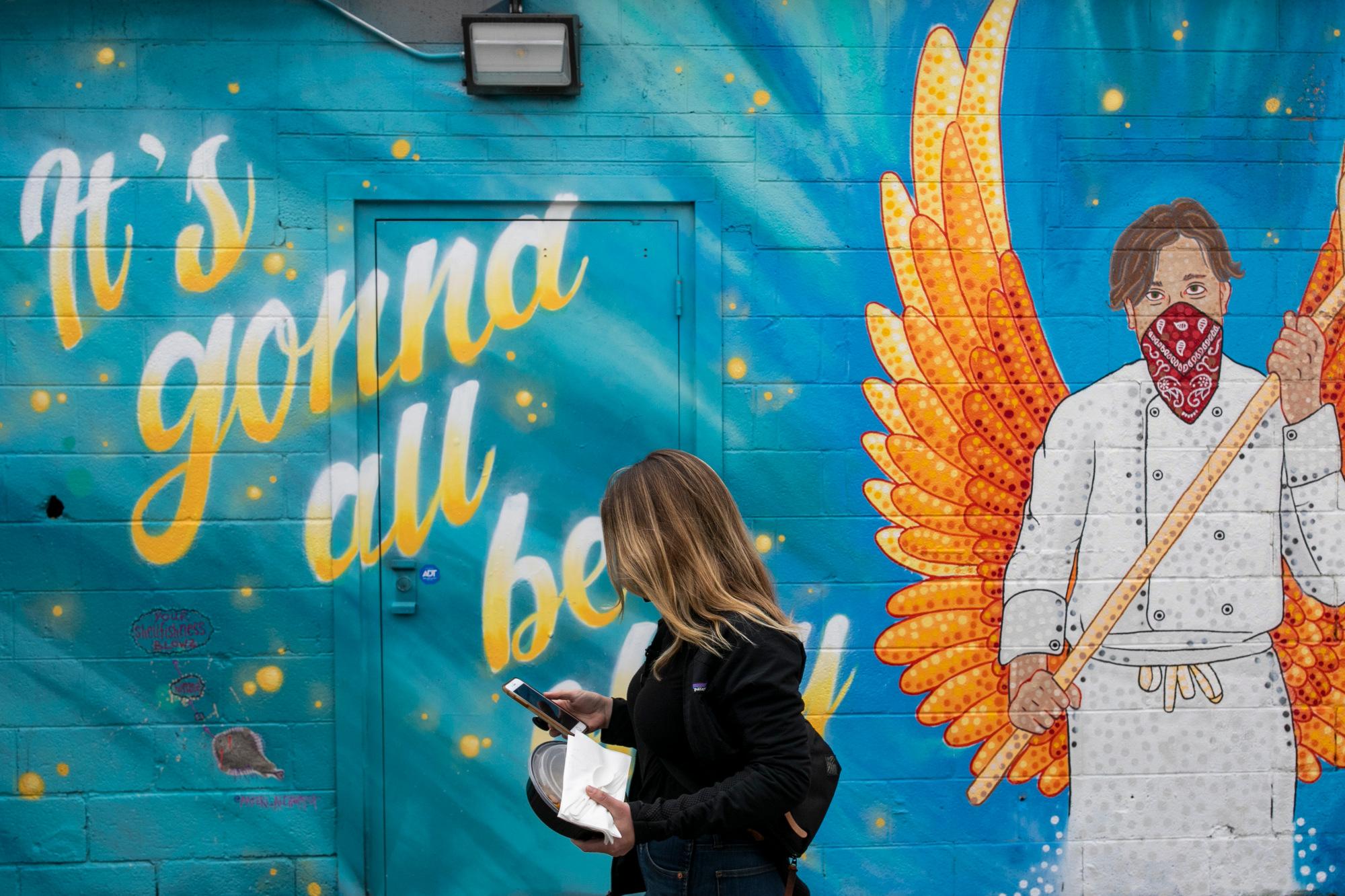 210423-DENVER-RINO-LARIMER-ALLEY-MURAL-PEDESTRIANS