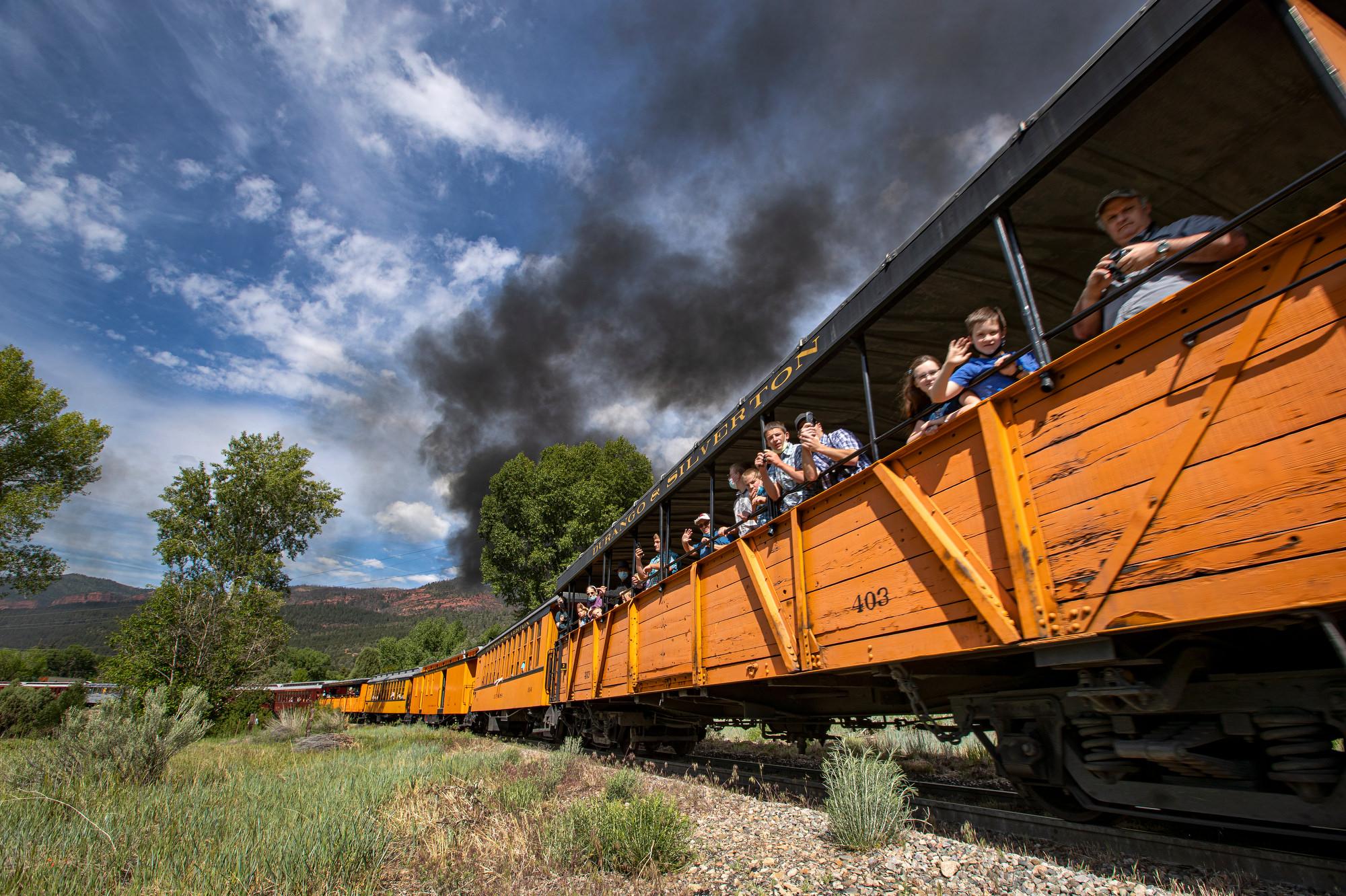 DURANGO-SILVERTON-RAILROAD-TRAIN-TOURISM-SUMMER