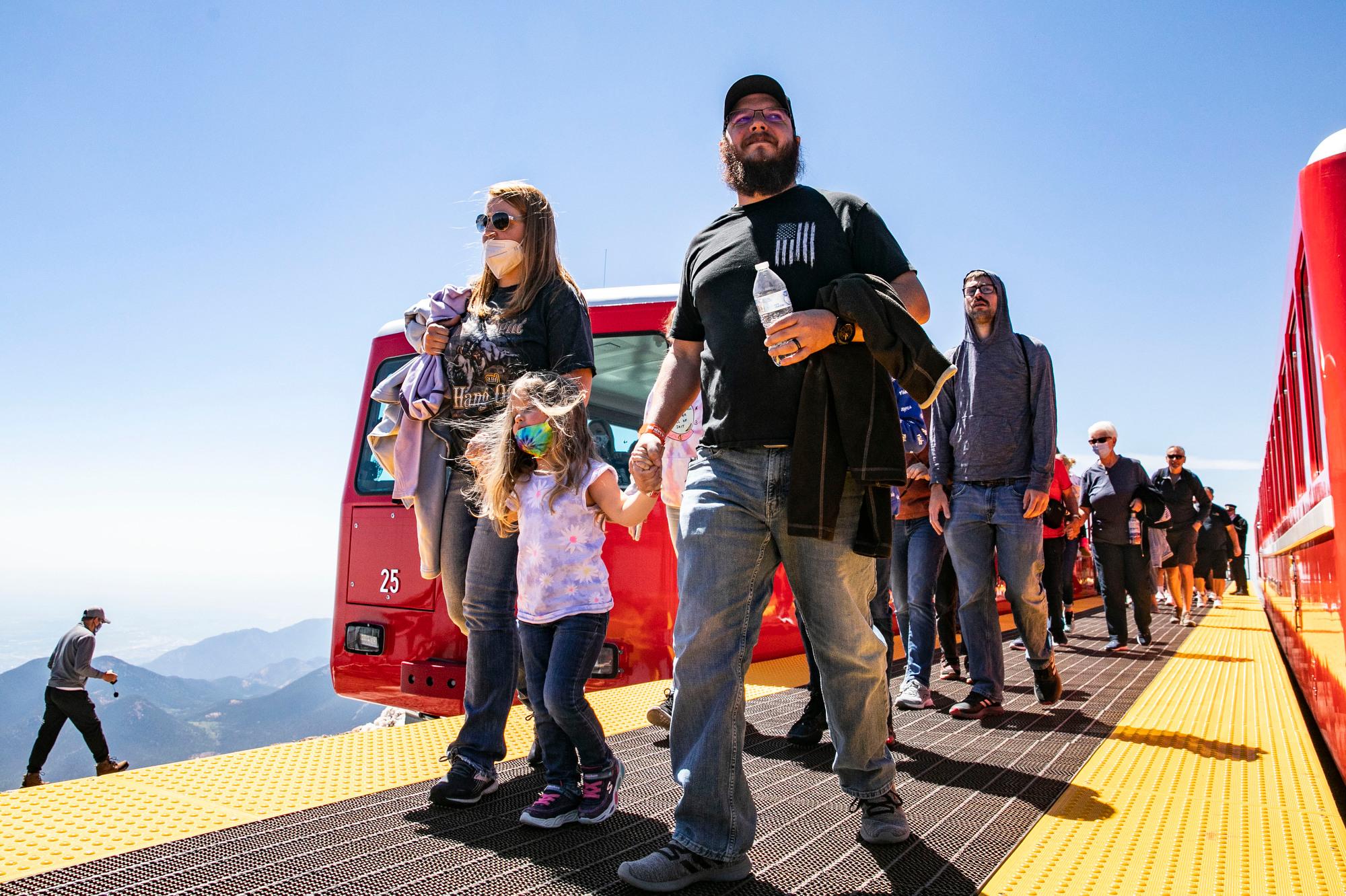 PIKES-PEAK-COG-RAILWAY-REOPENS-1