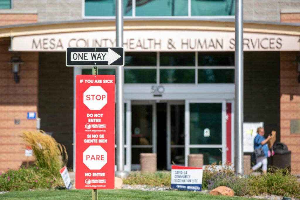 210826-MESA-COUNTY-PUBLIC-HEALTH-VACCINATION-SIGNS