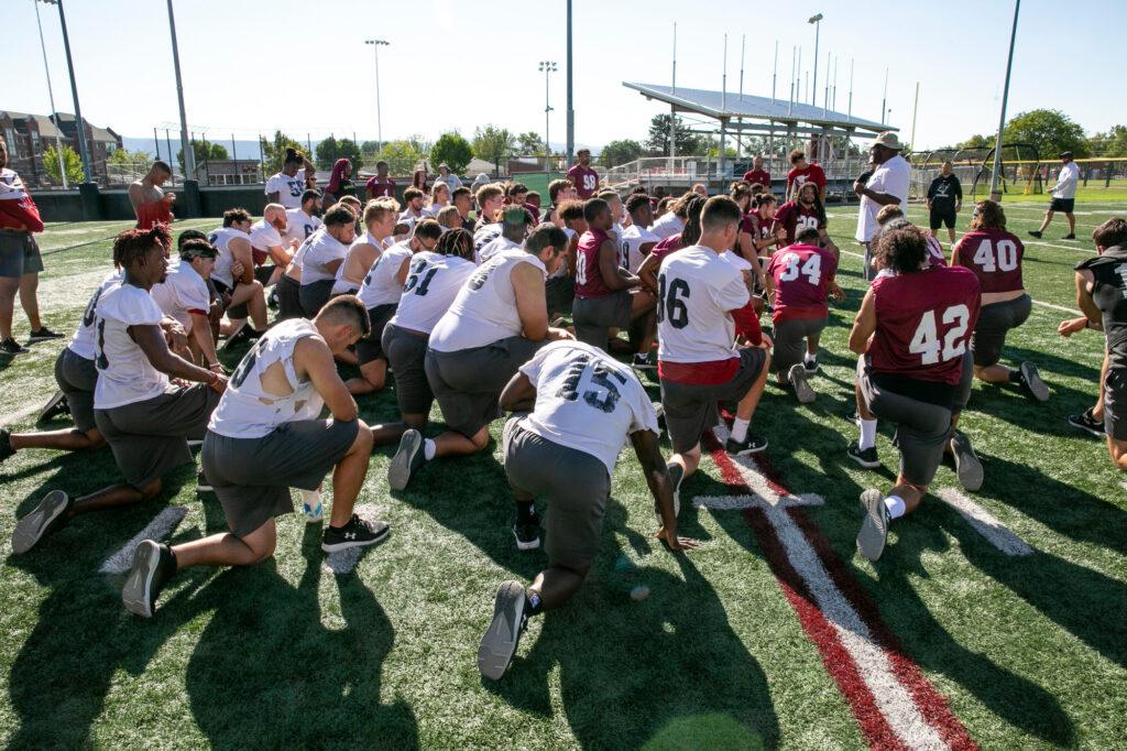 21082y-GRAND-JUNCTION-MESA-MAVERICKS-FOOTBALL-COVID-19