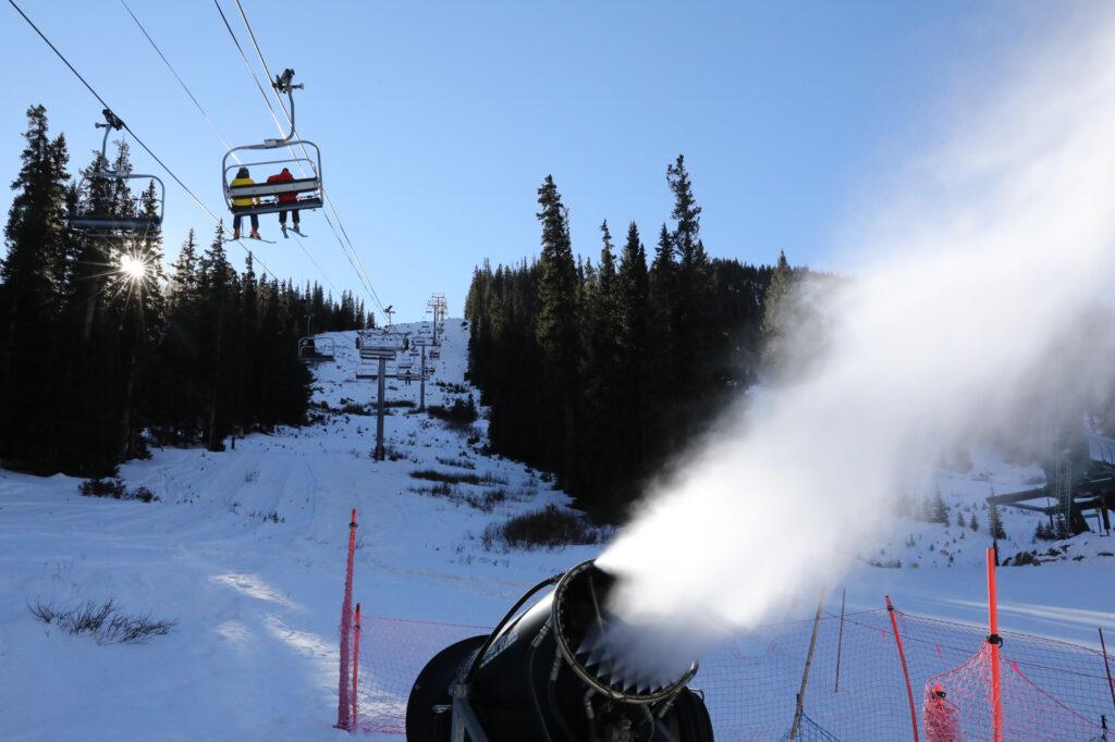 211130-SKI-SEASON-ARAPAHOE-BASIN