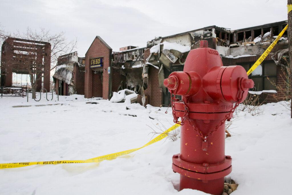 220103-MARSHALL-FIRE-LOUISVILLE-FIRE-HYDRANT