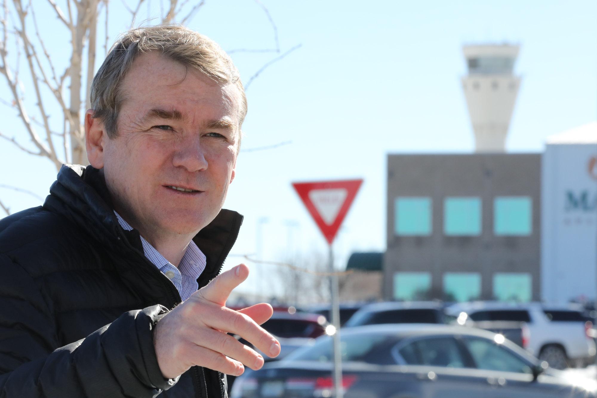 220126-MICHAEL-BENNET-CENTENNIAL-AIRPORT