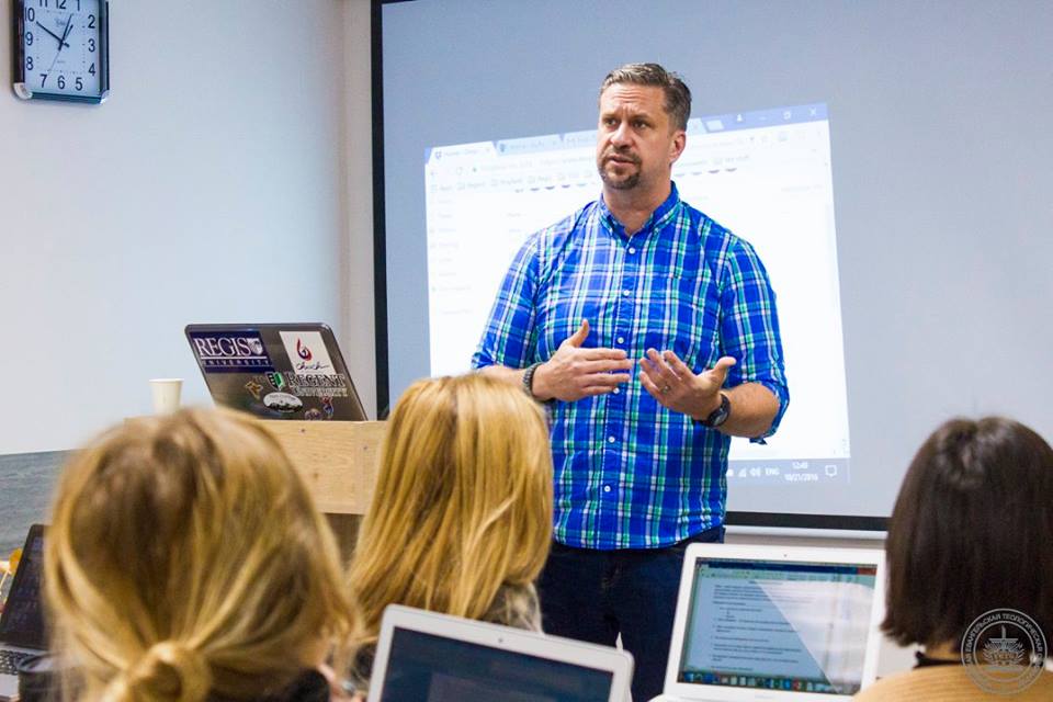 Coloradan teaching mental health counseling in Ukraine