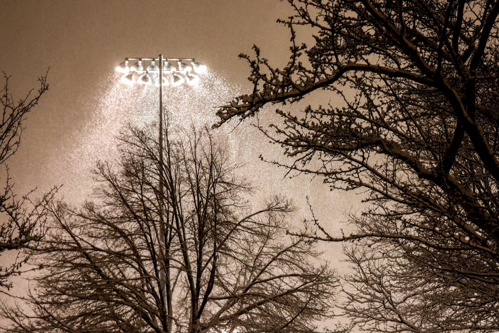 220217-DENVER-SNOW-FLOODLIGHTS