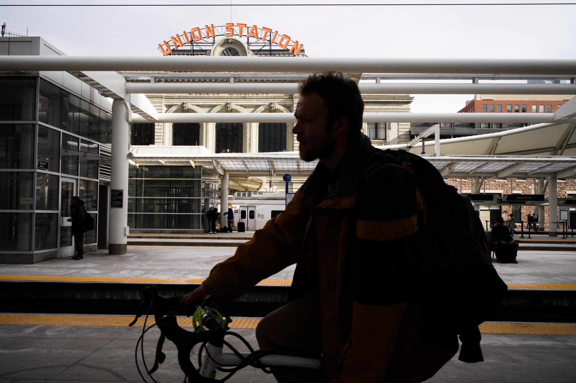 220302-COVID-NO-MASK-UNION-STATION-DENVER