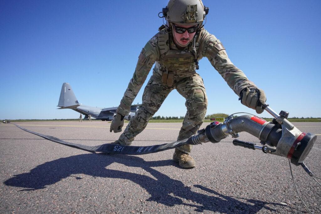 220524-ESTONIA-KURESSARE-HOT-REFUEL