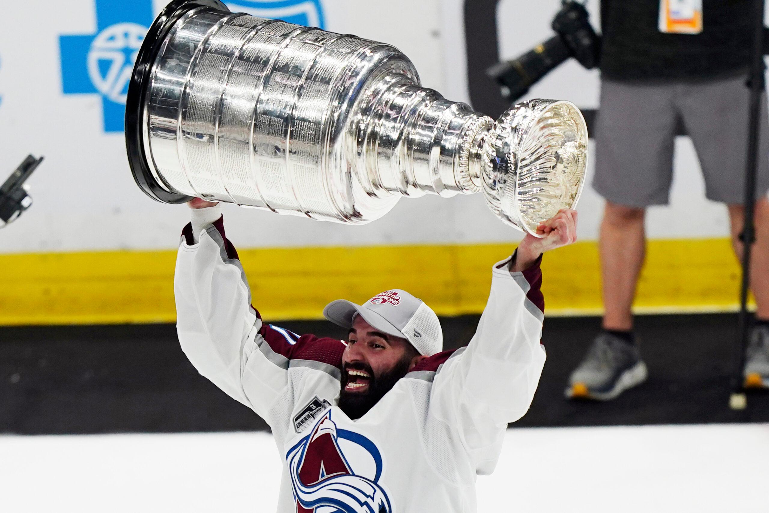 CORRECTION APTOPIX Stanley Cup Avalanche Lightning Hockey