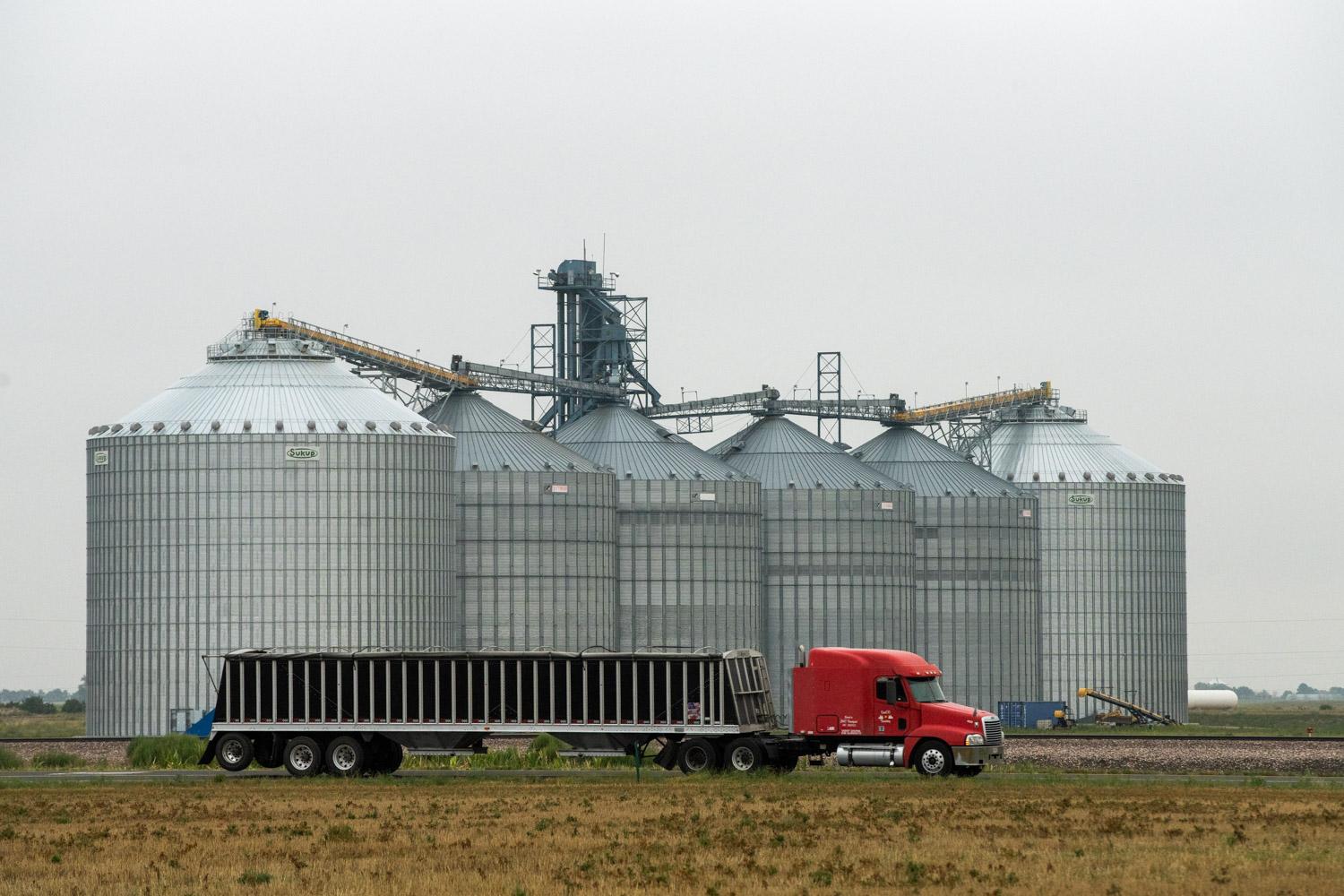 20220817-HIGH-PLAINS-AGRICULTURE-FARMING-SILO-TRUCK