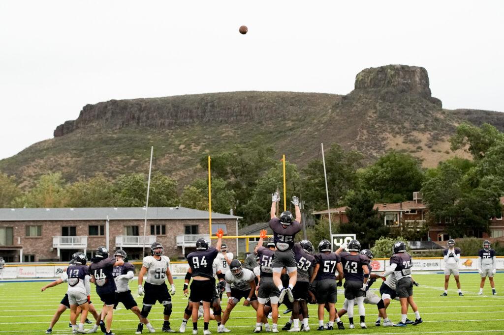 20220914-MINES-FOOTBALL-GOLDEN