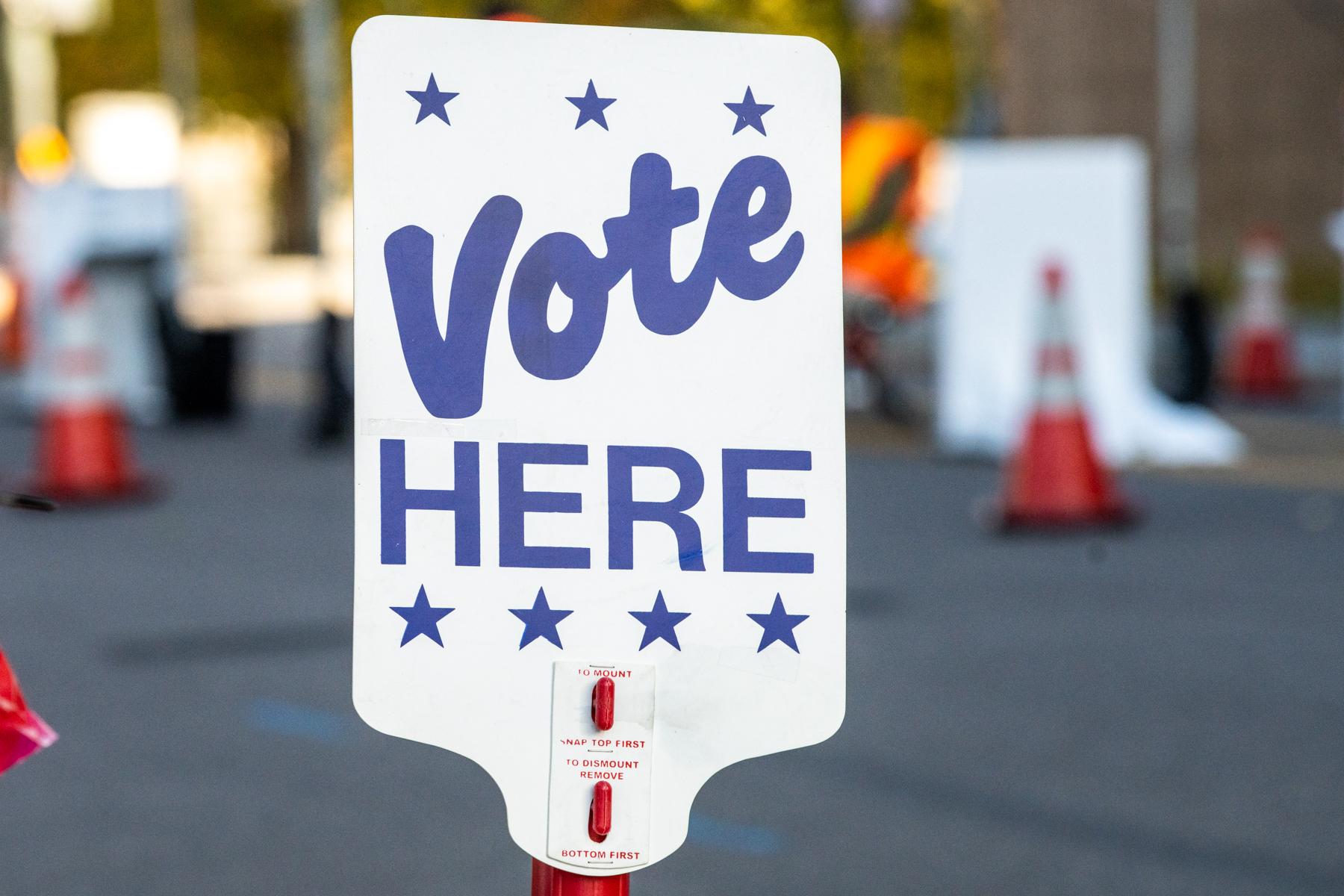 20221107-ELECTIONS-EARLY-VOTING-DENVER