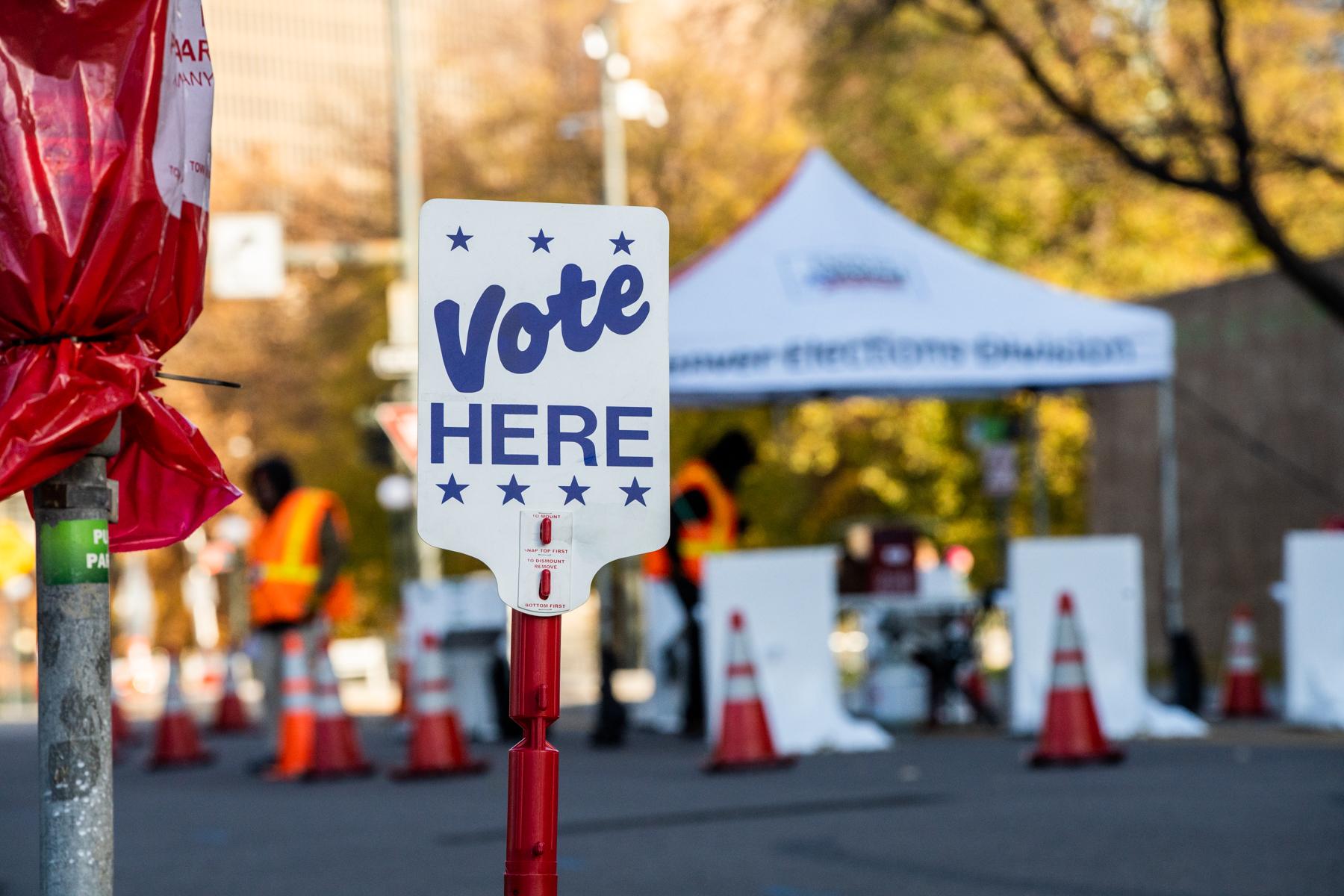 20221107-ELECTIONS-EARLY-VOTING-DENVER