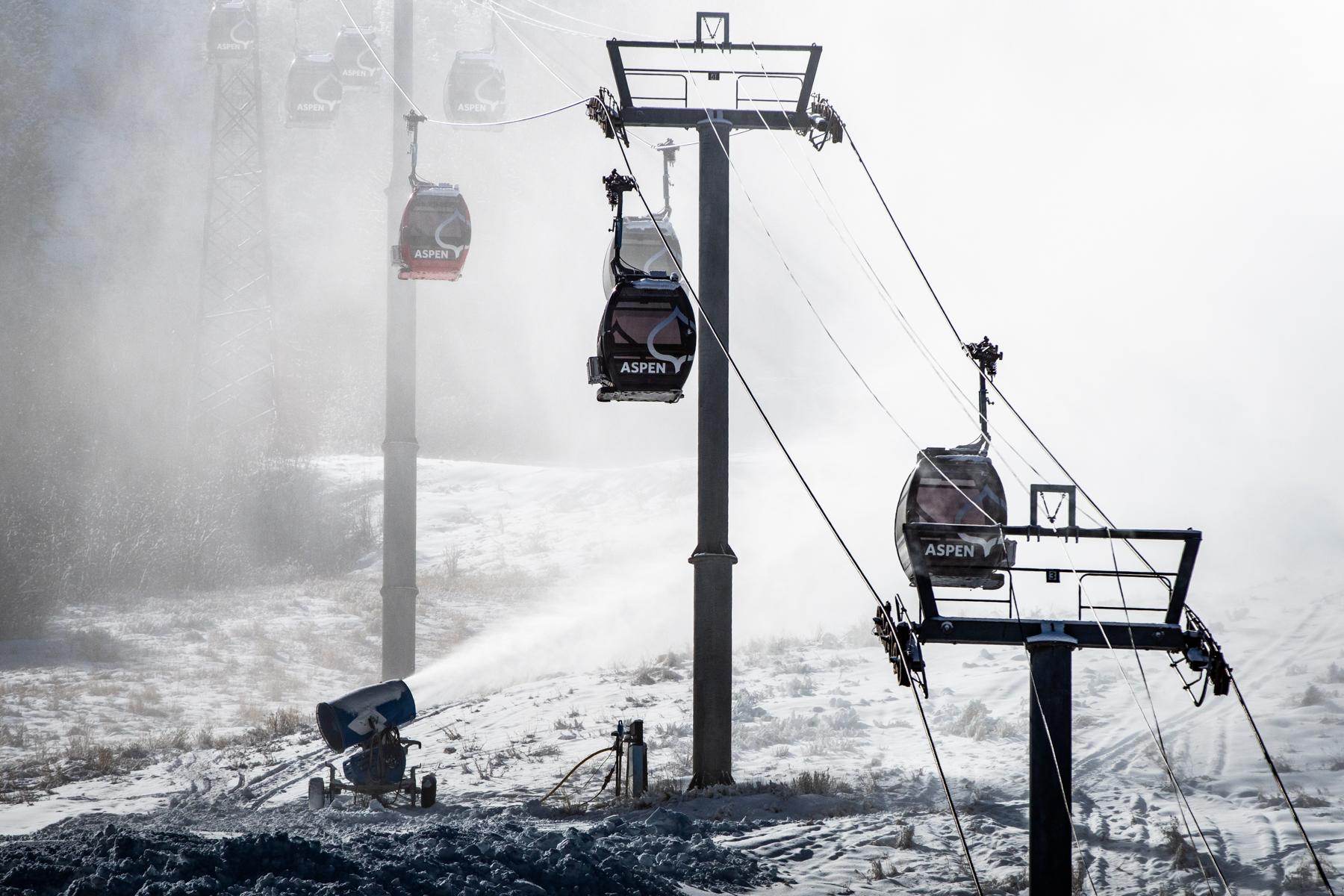 20221111-ASPEN-SNOW-MAKING-SKIING