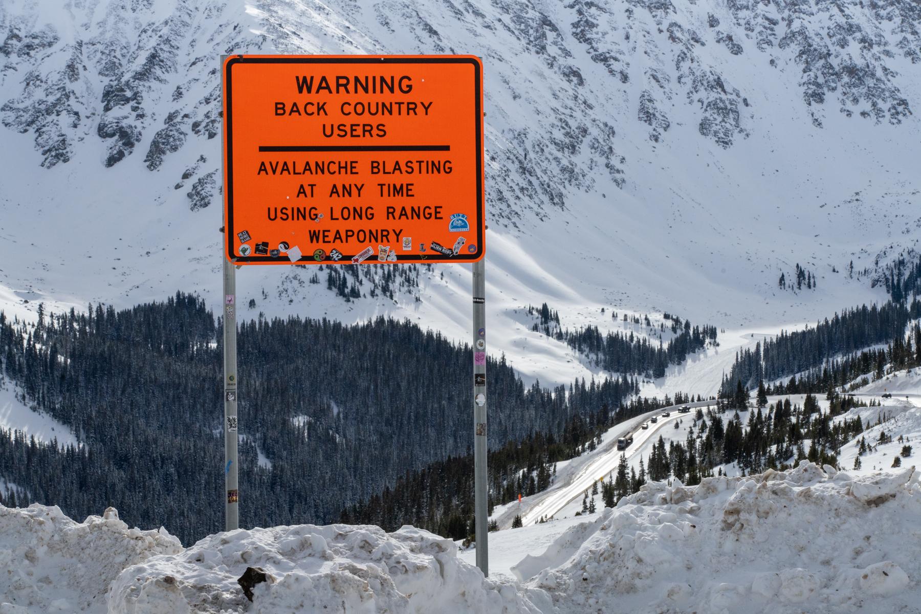 20230113-AVALANCHE-AREA-WARNING-SIGNS-LOVELAND-PASS