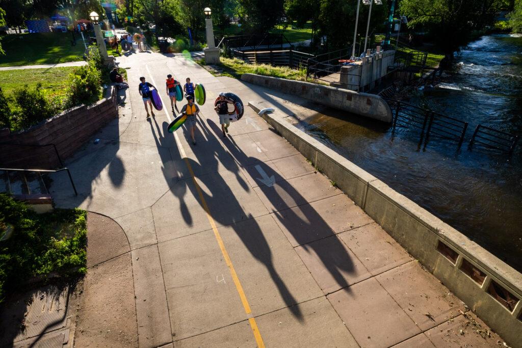 boulder-tube-to-worrk-day-summer-hot-weather