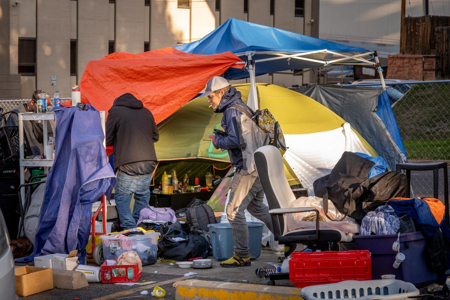 HOMELESS-ENCAMPMENT-TENTS-230926